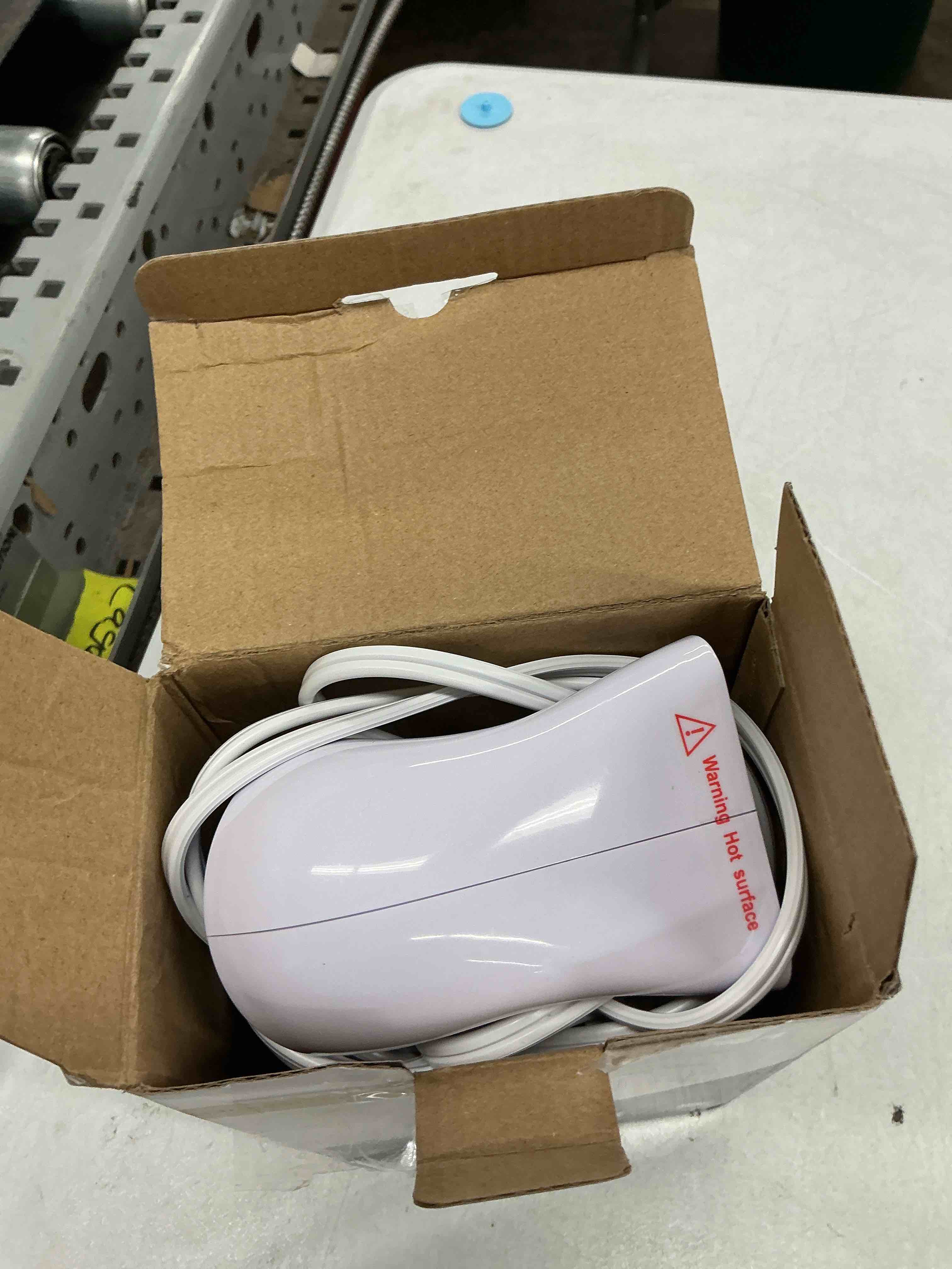 Condition photo showing Good Condition for steamer for clothes 700w, fast heat-up in 40s, 120ml water tank, 25g/min strong penetrating steam, portable clothes steamer iron for travel and home(gy169) white