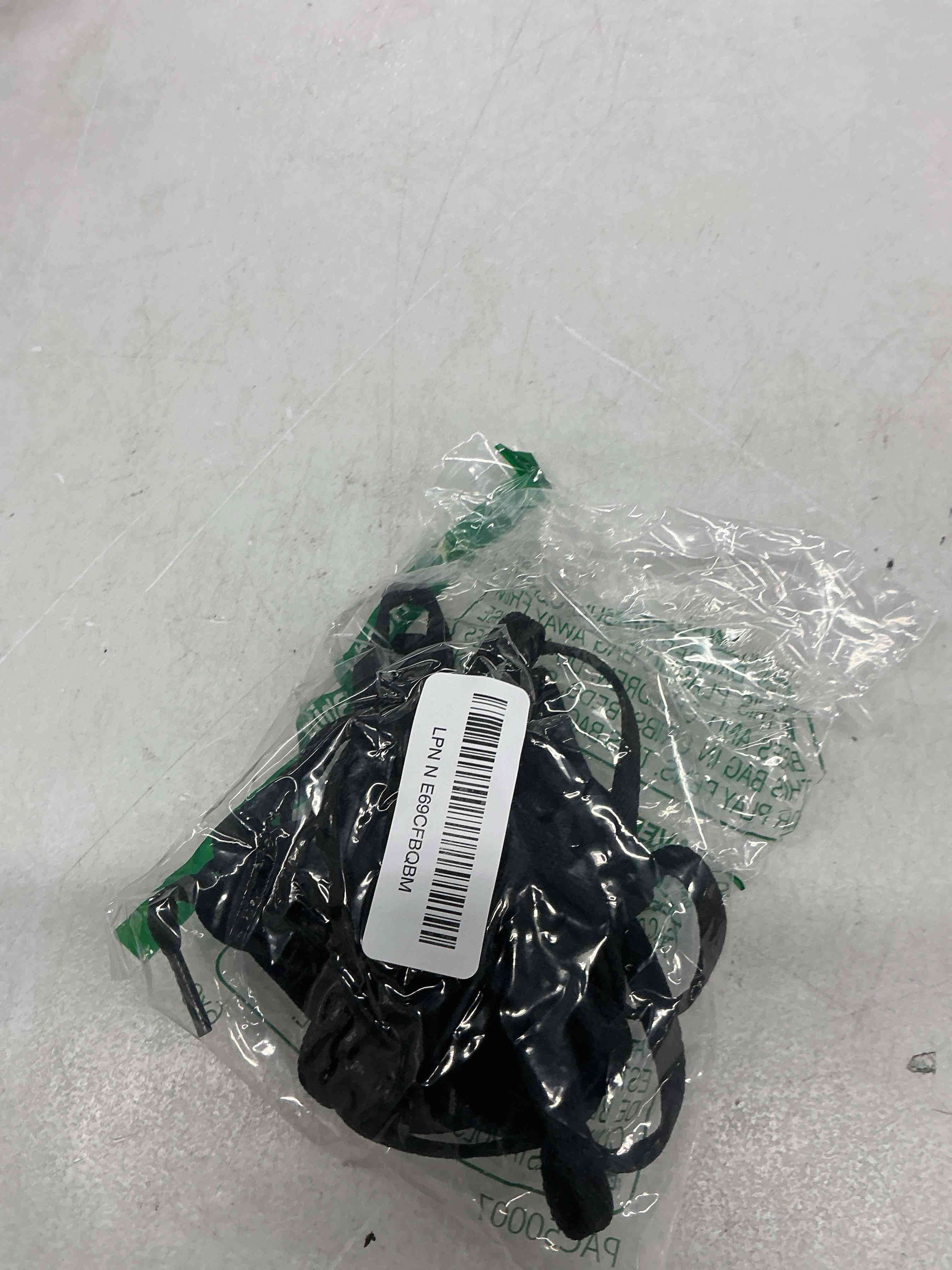 Condition photo showing Good Condition for vsudo flat shoe laces for sneakers, shoelaces for sneakers, athletic shoelaces 54" ( 137 cm ) 04 black