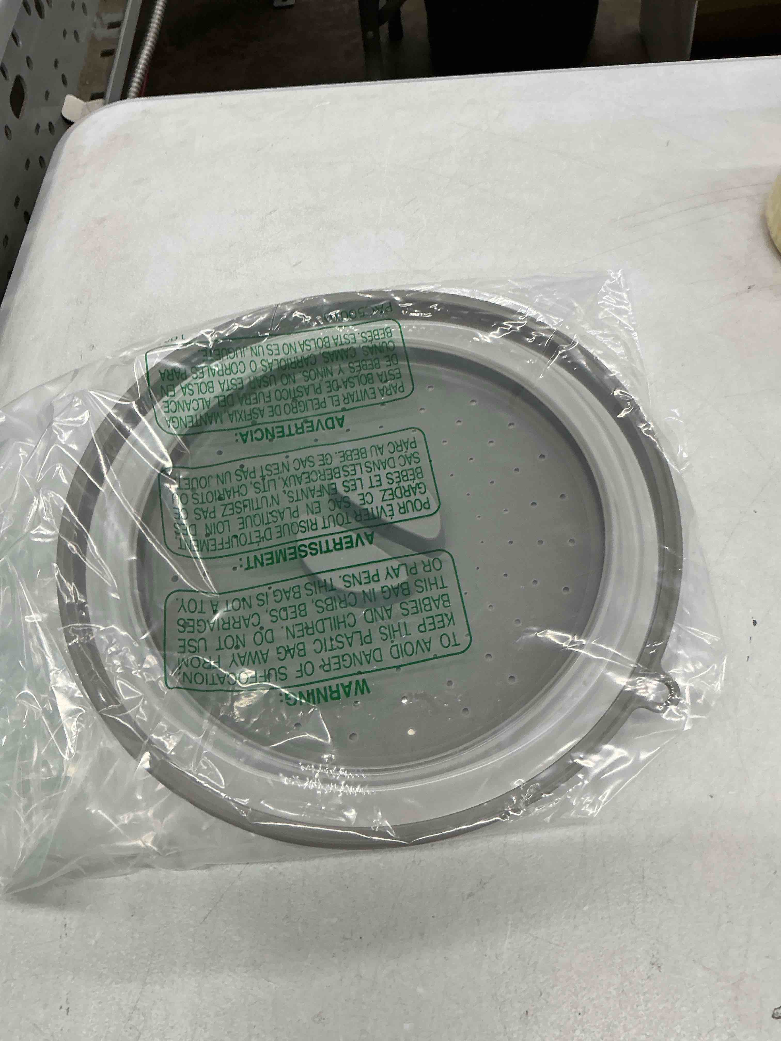 Condition photo showing Good Condition for microwave splatter cover vented for food, splatter guard & colander kitchen gadget for fruit vegetables microwave plate cover with hook hole,dishwasher-safe,bpa-free silicone & plastic (1 pack)