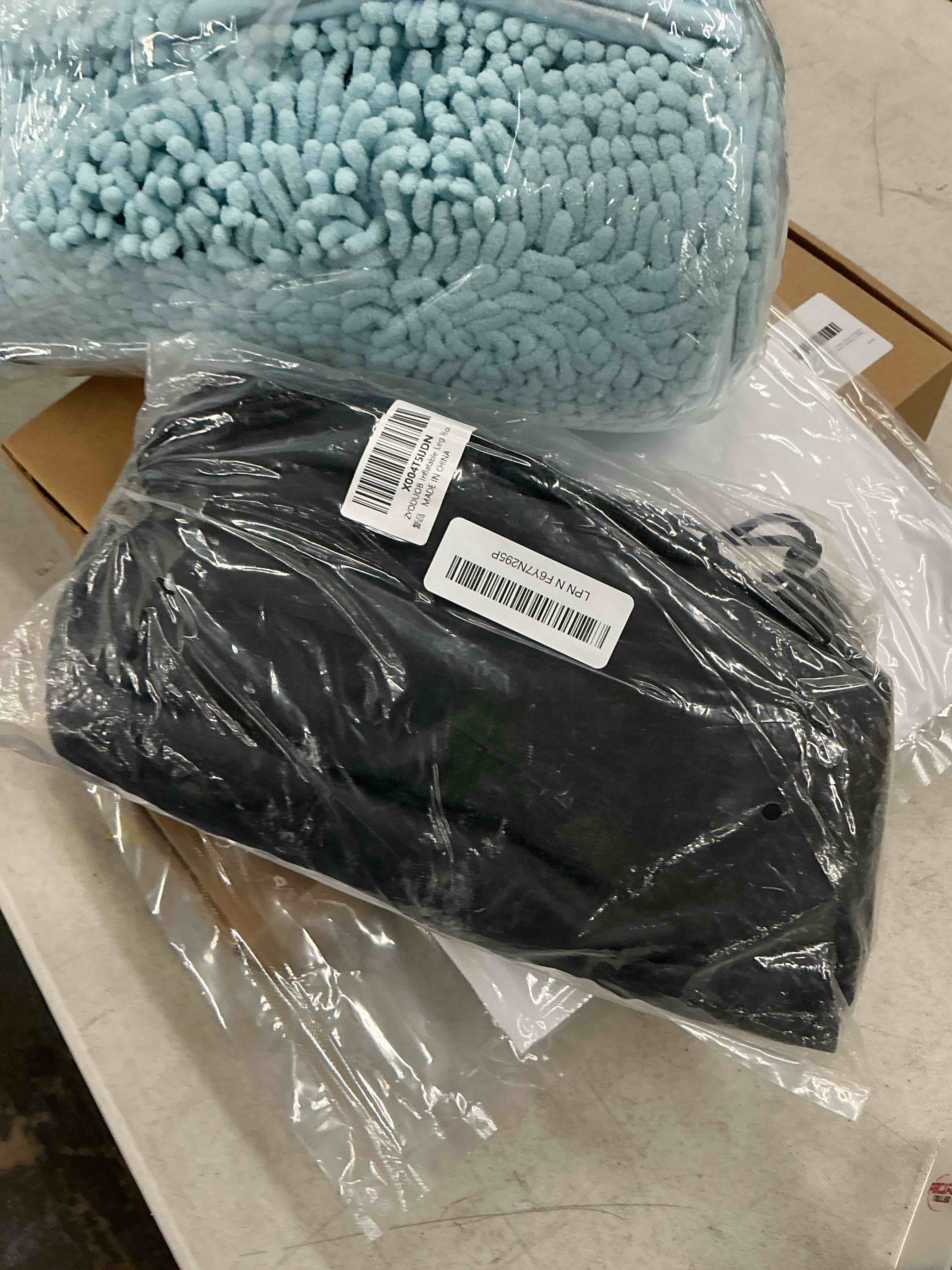 Condition photo showing Good Condition for inflatable leg pillow, wedge pillow for sleeping, portable wedge pillow, improve circulataion and reduce swelling, for sleeping, recovery, pregnant (dark blue)