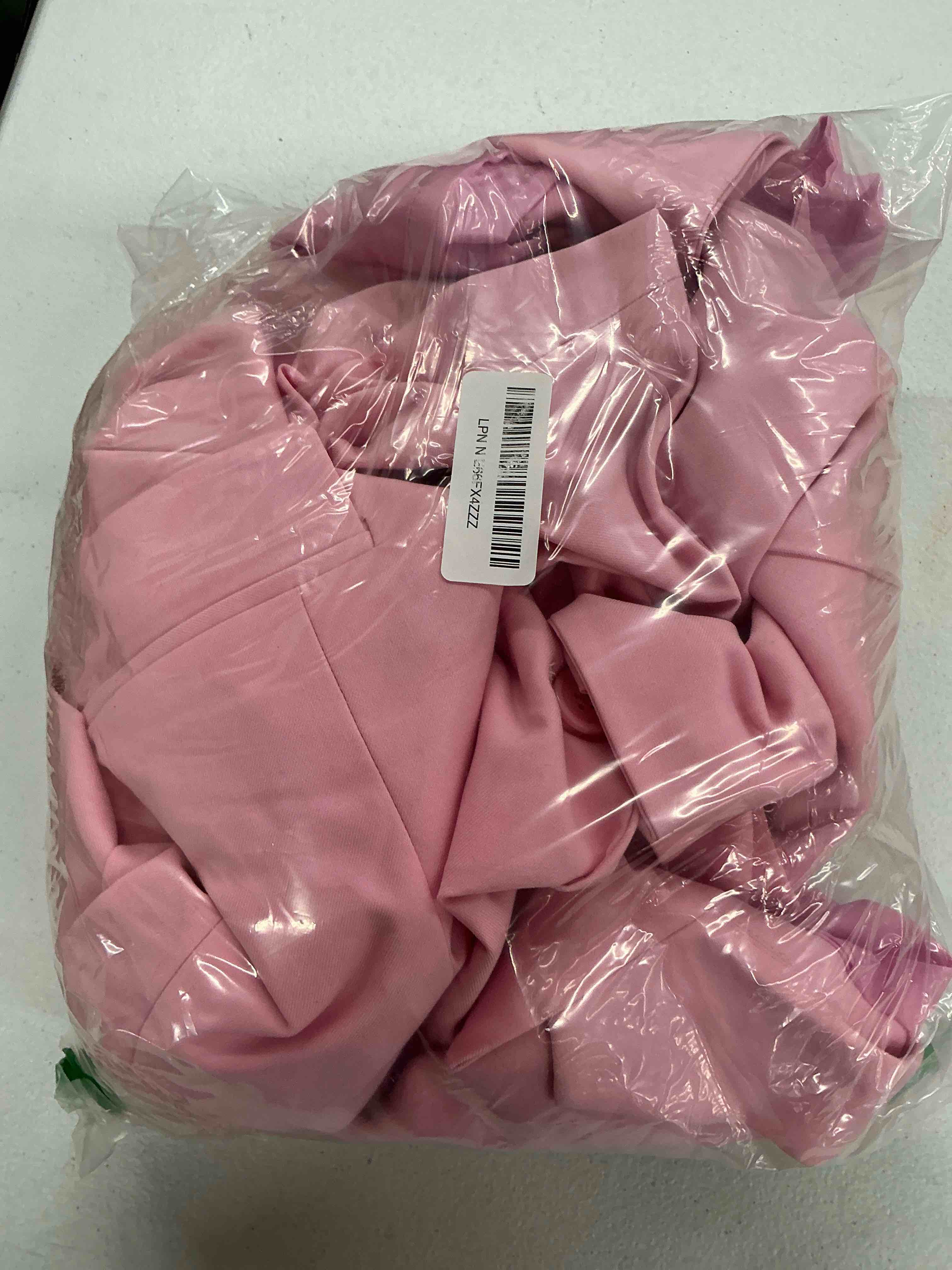 Condition photo showing New/Like New for men's suits 3 piece set slim fit wedding prom tuxedo formal suit for men | groomsmen business party work formal casual groom suits two button jacket blazer vest pants for boys cocktail suit 3x-large pink