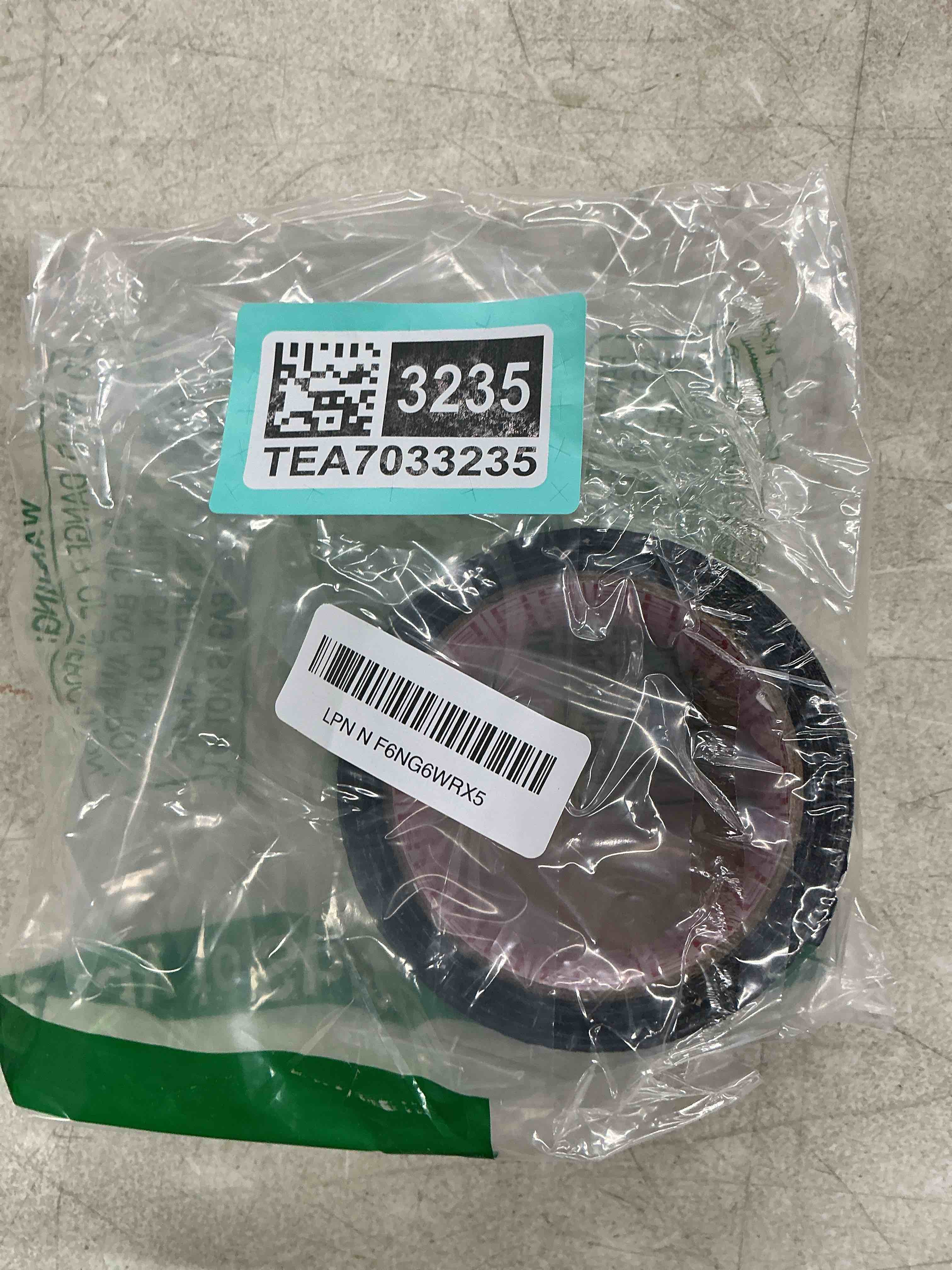 Condition photo showing Good Condition for black duct tape heavy duty waterproof,2 inch x 22 yard strong industrial strength,strong adhesive sticky, no residue, easy tear by hand for indoor & outdoor repairs,1 roll duct 2"×22yd black