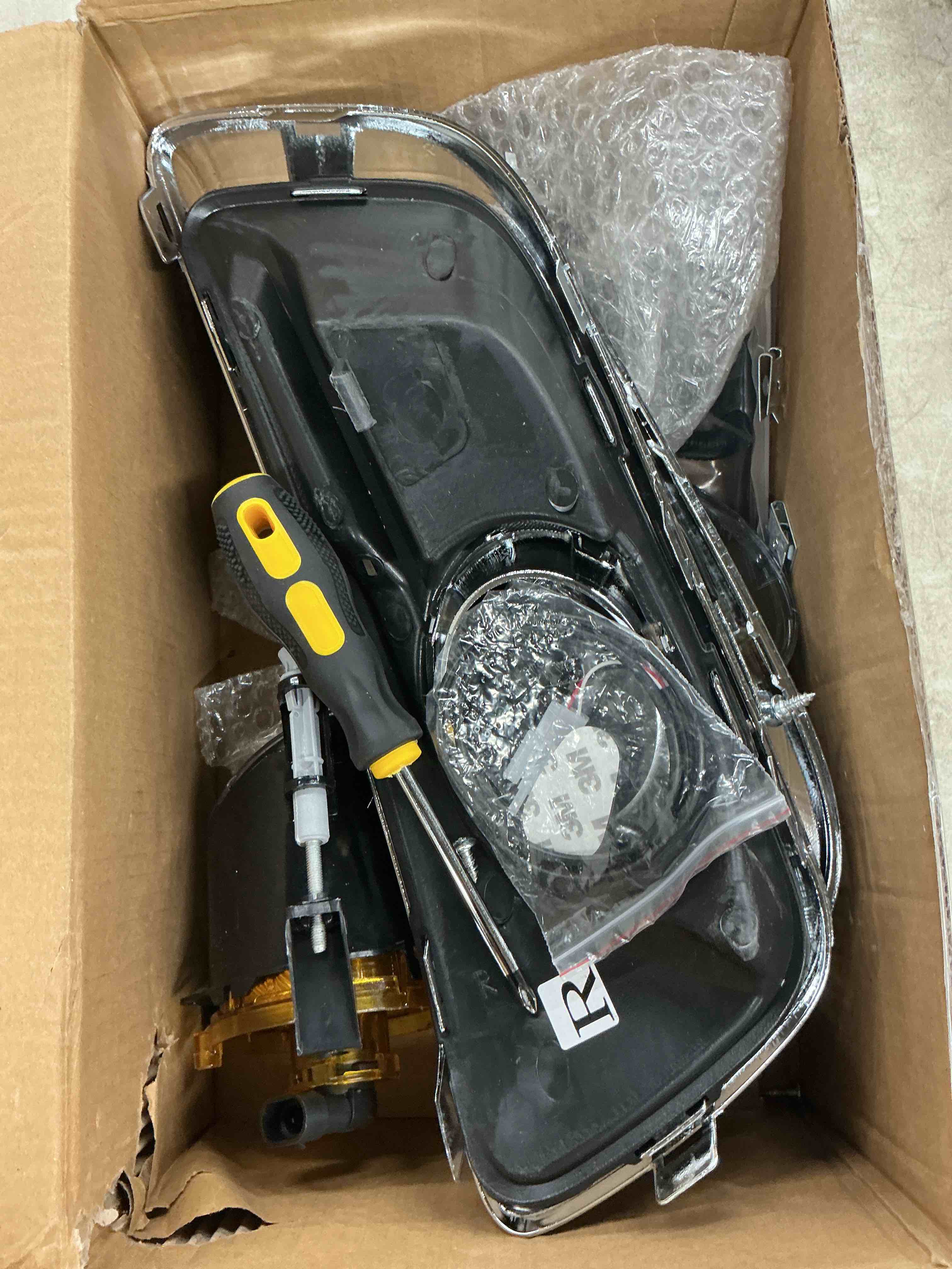Condition photo showing Good Condition for munirater pack of 2 car front driving fog light assembly gm2593301 gm2592301 with harness wiring switch with bulbs replacement for malibu 2013-2015