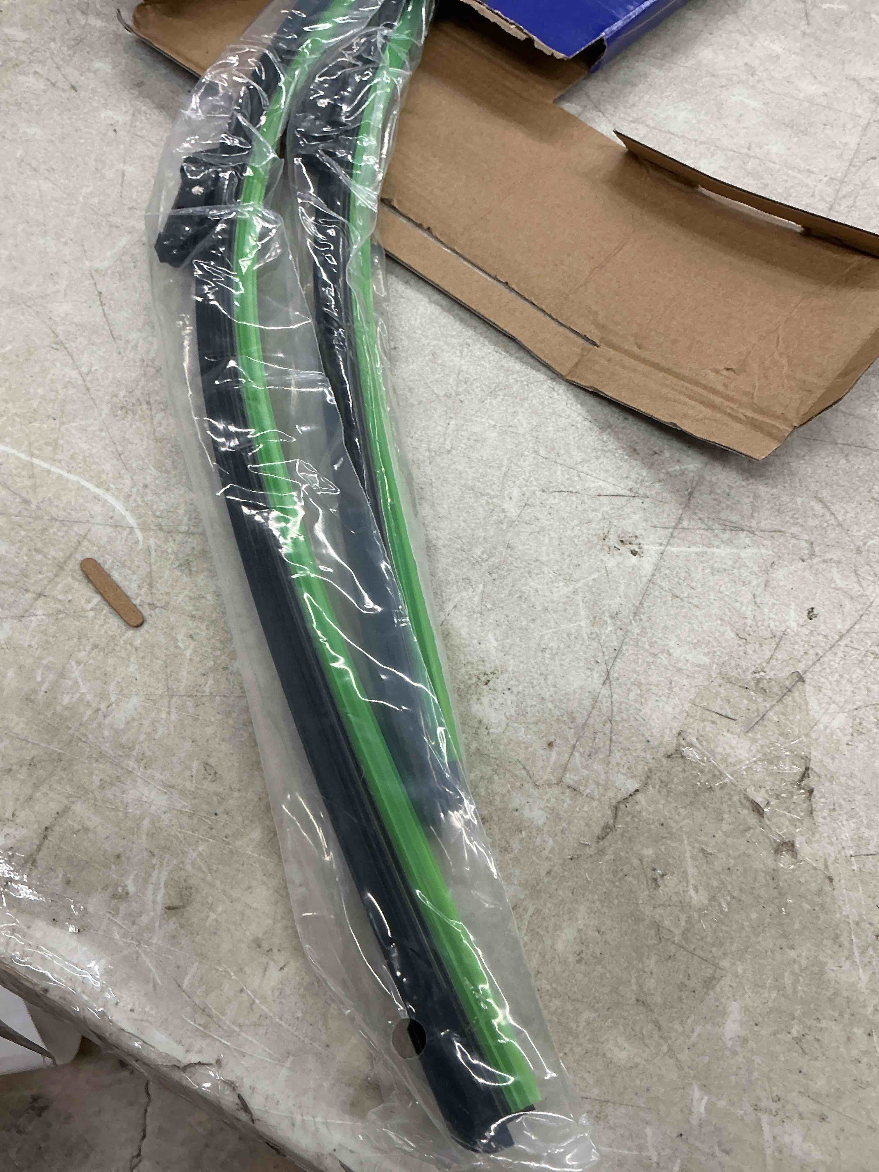 Condition photo showing Good Condition for 3 wipers replacement for 2018-2021 2022 2023 2024 2025 volkswagen vw tiguan, windshield wiper blades original equipment replacement - 25"/22"/15" (set of 3) top lock 25"+22"+15"