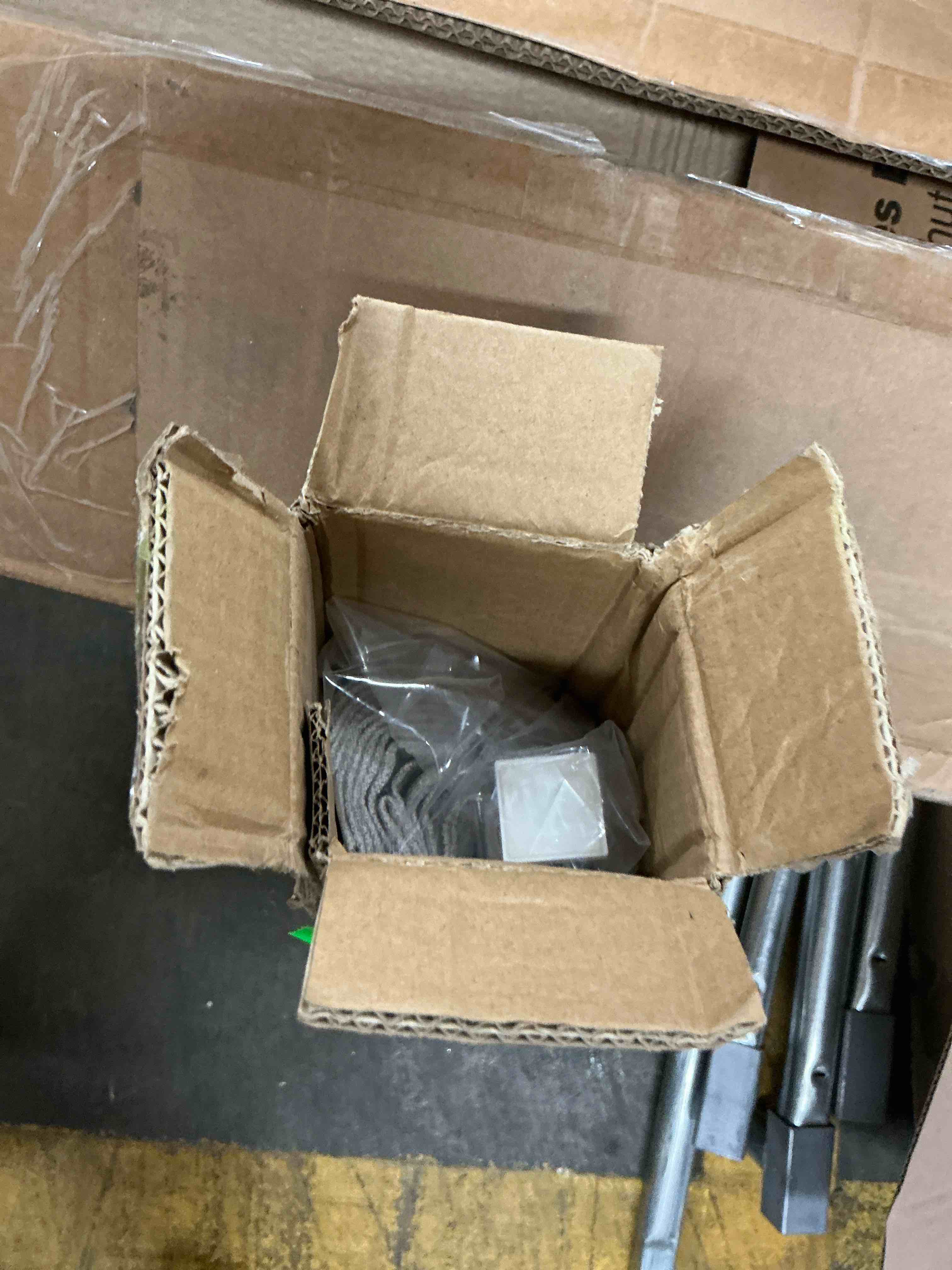https://s3.amazonaws.com/lotting-images-prod/EmanualPiazza/TEA7037546_1781542857199.jpeg