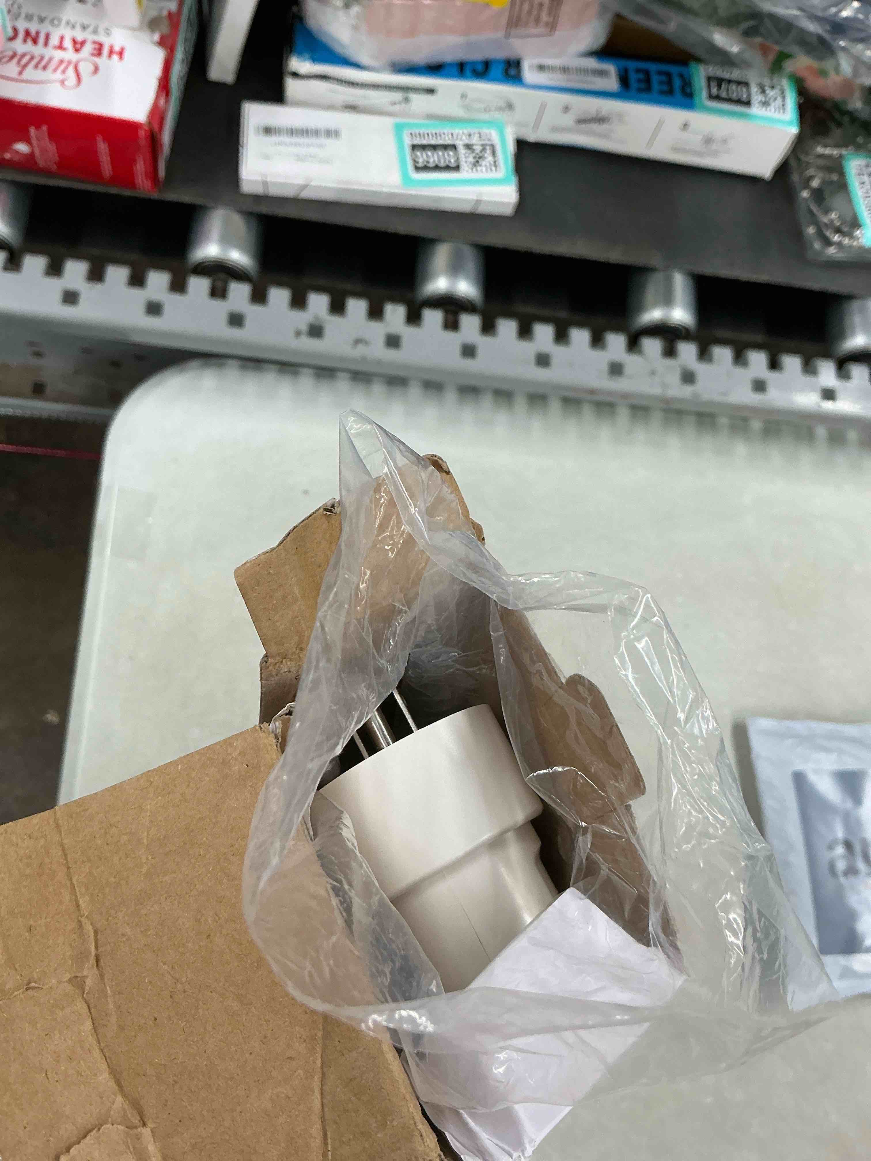 https://s3.amazonaws.com/lotting-images-prod/EmanualPiazza/TEA7038028_1781704890998.jpeg