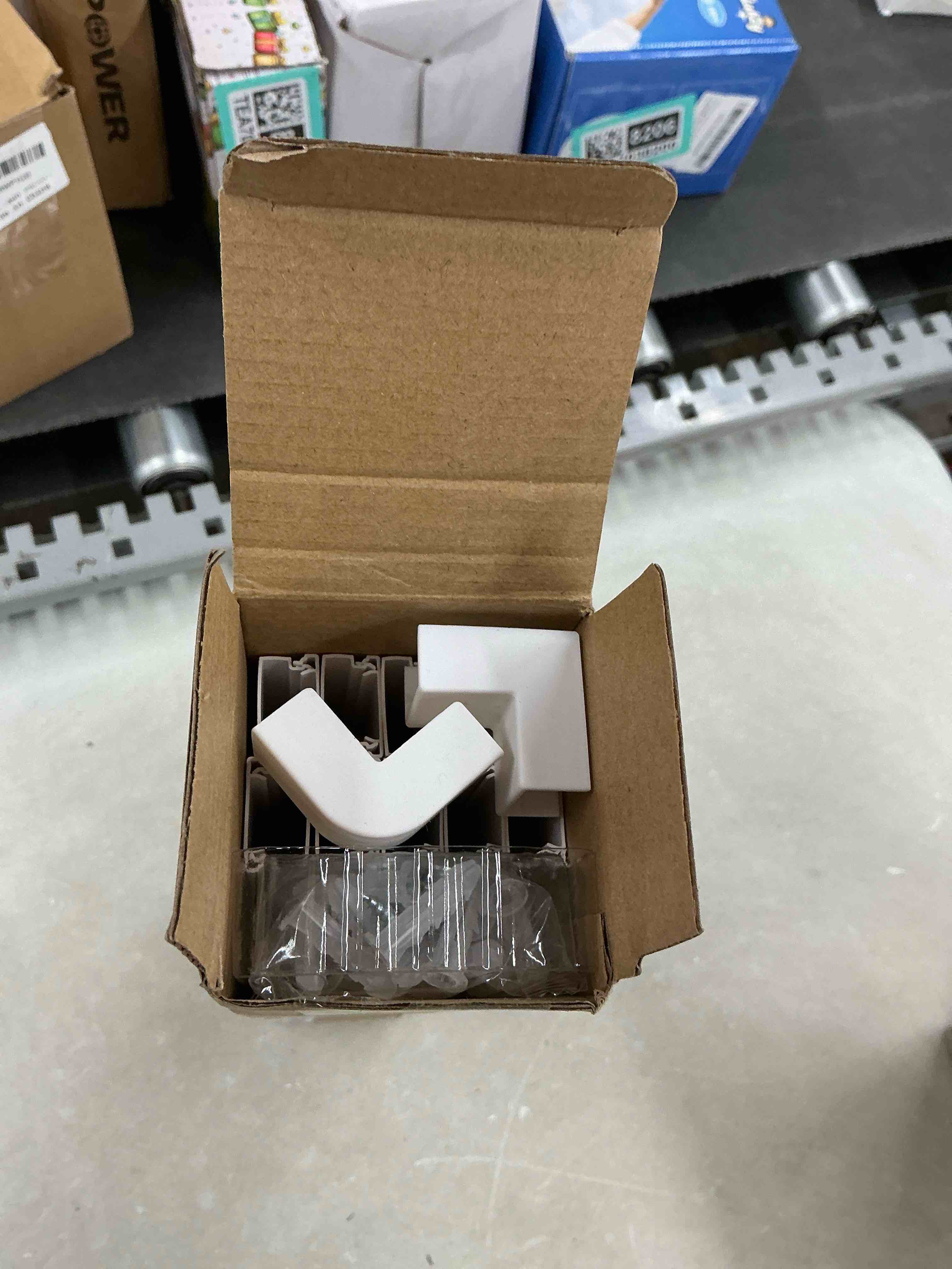 https://s3.amazonaws.com/lotting-images-prod/EmanualPiazza/TEA7038204_1781710944006.jpeg