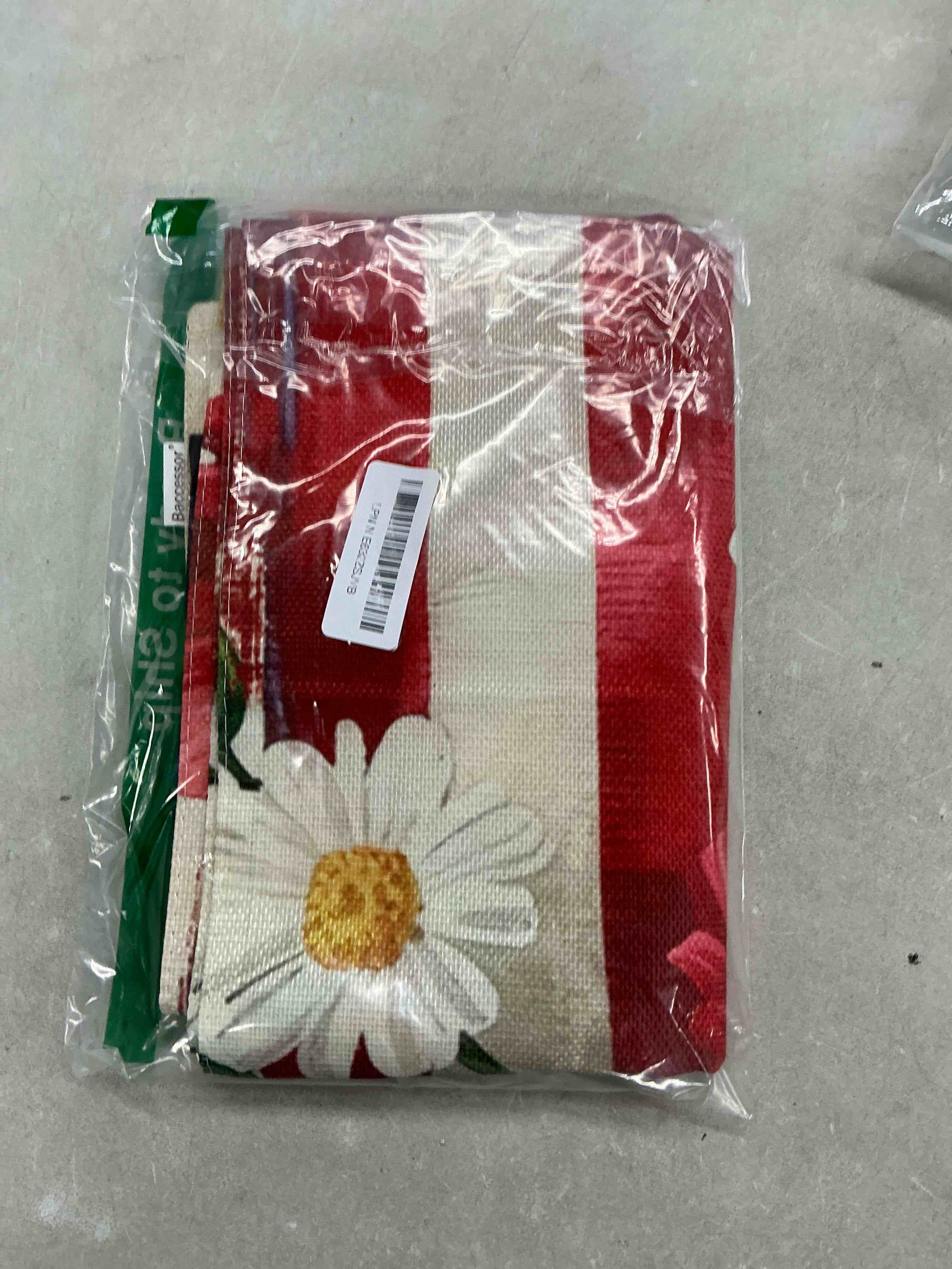 Condition photo showing Good Condition for baccessor 4th of july american house flag 28x40 inch double sided burlap,patriotic memorial day the stars and stripes floral flowers summer porch holiday seasonal outdoor outside decoration house size(28 x 40 inch) patriotic flowers