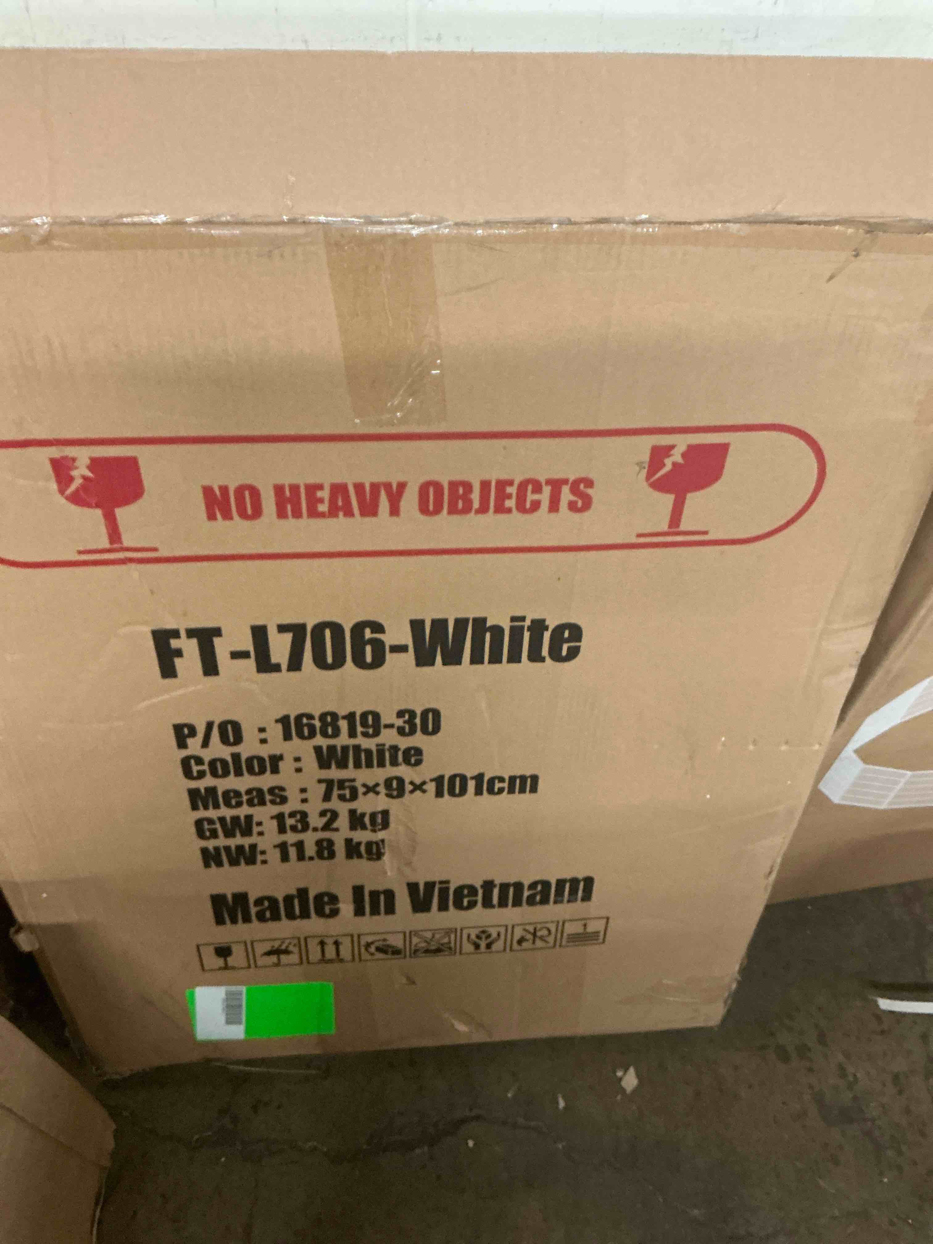 https://s3.amazonaws.com/lotting-images-prod/EmanualPiazza/TEA7039113_1781618878248.jpeg