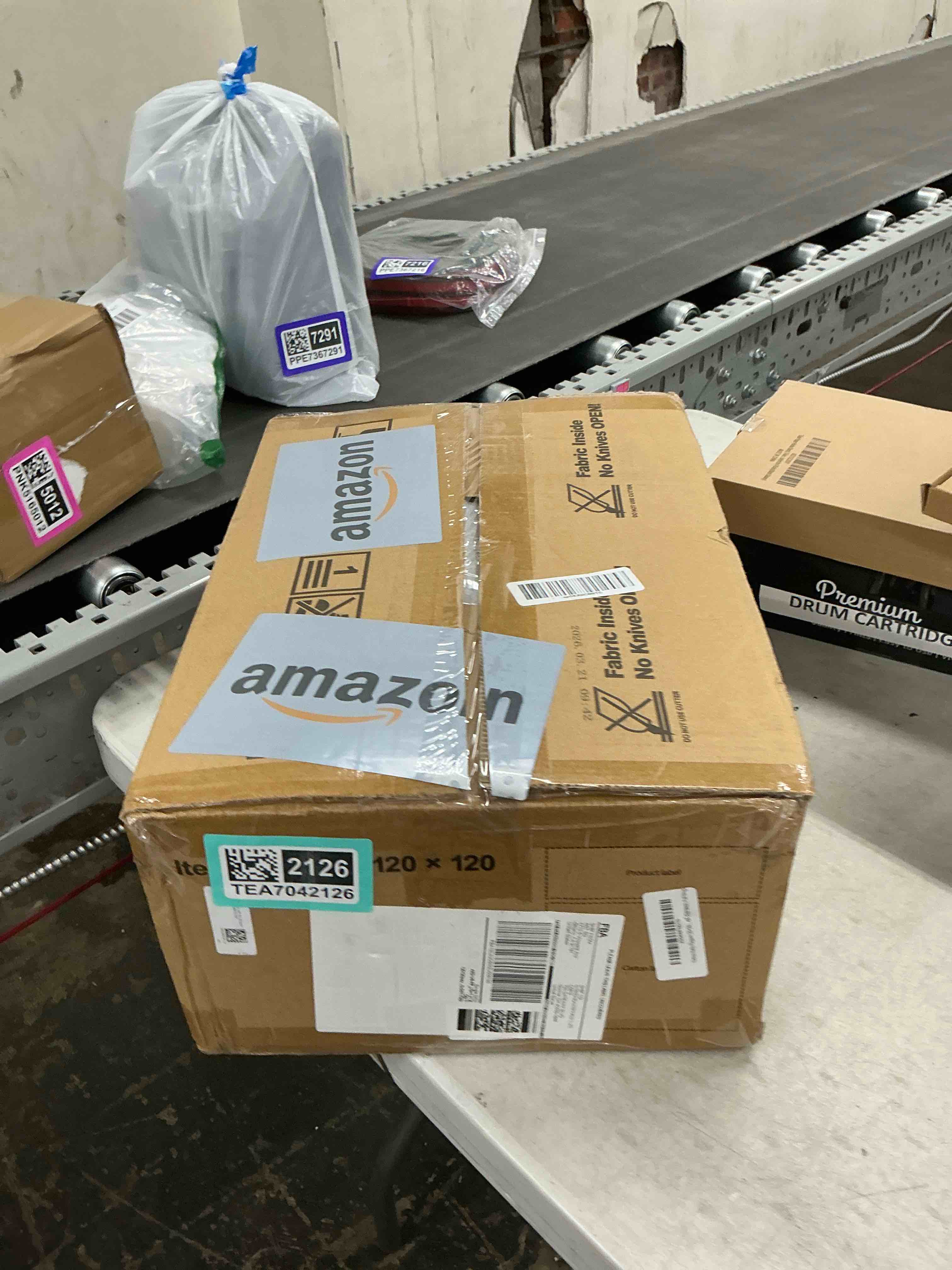 https://s3.amazonaws.com/lotting-images-prod/EmanualPiazza/TEA7042126_1781542722342.jpeg