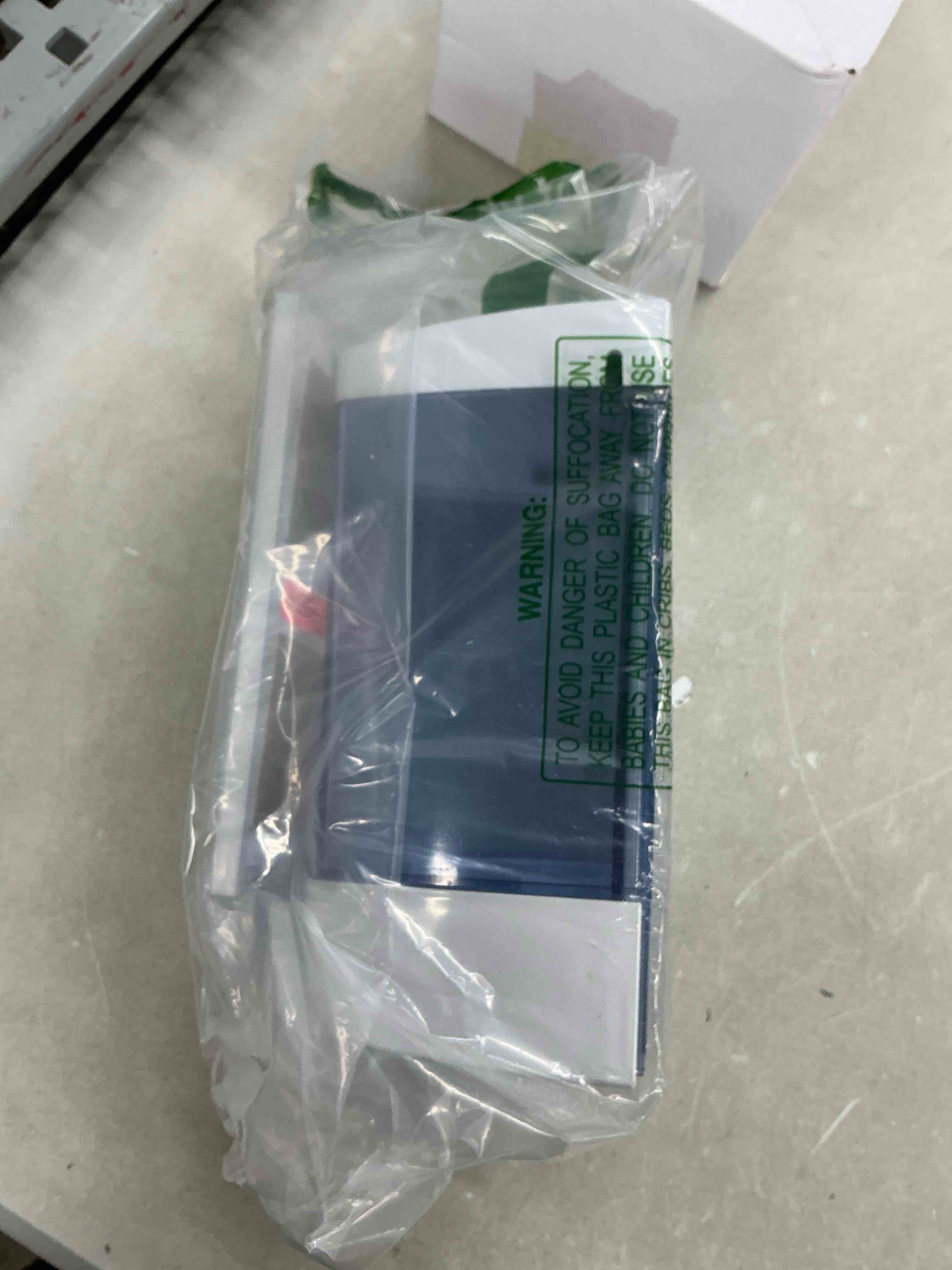 Condition photo showing Good Condition for Untitled Item