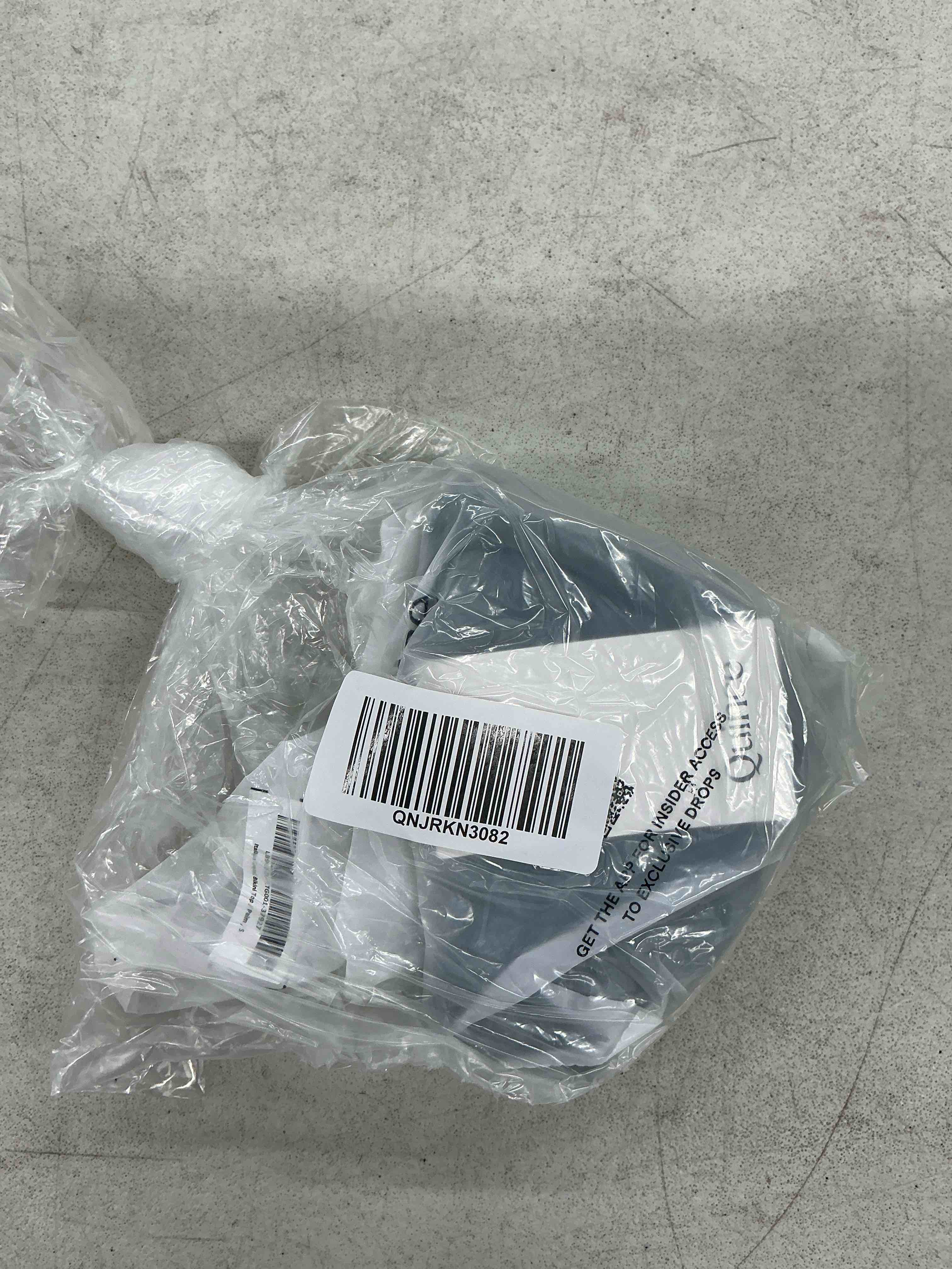 Condition photo showing New/Like New for quince italian demi bikini top, s, palm