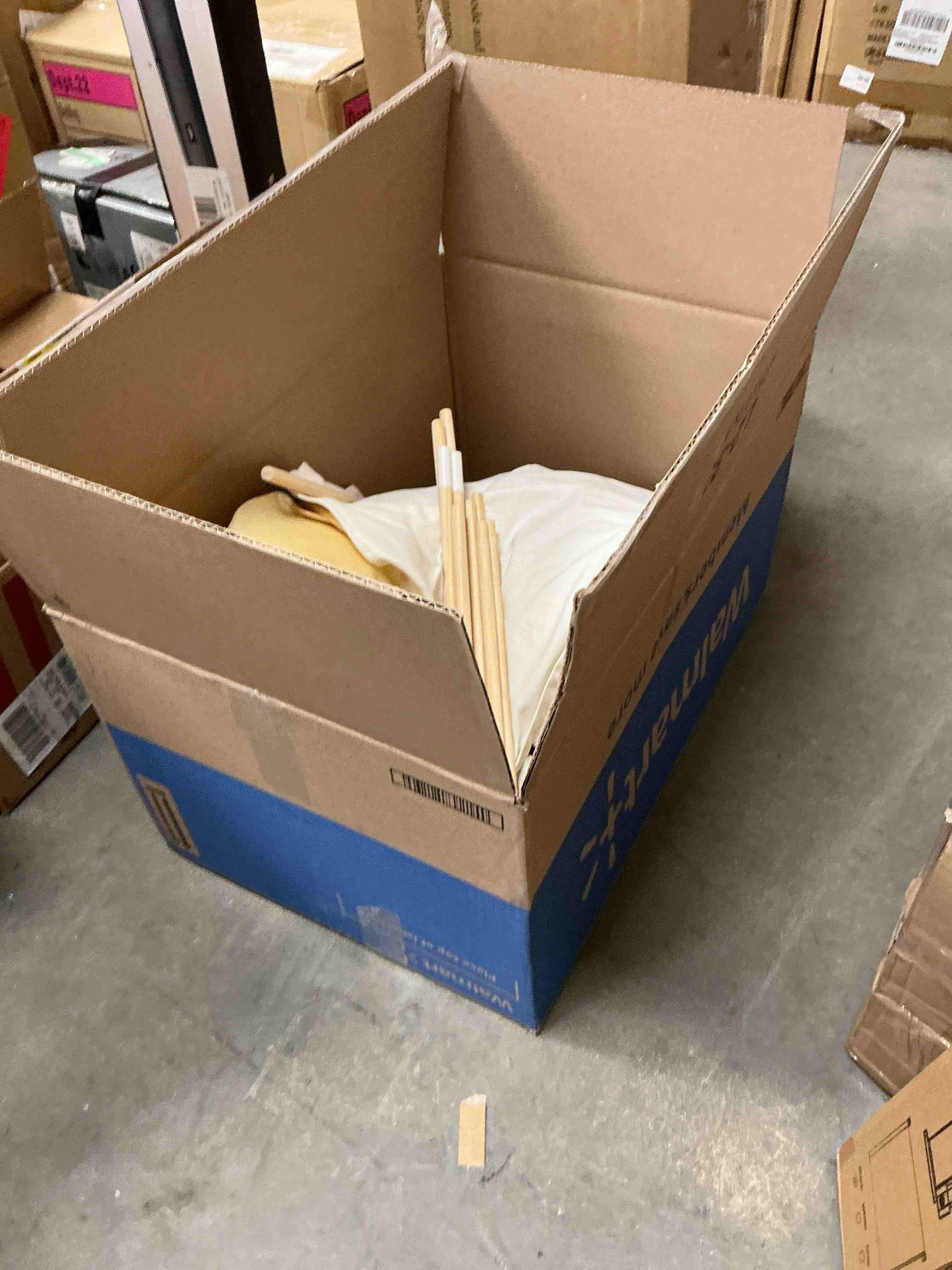 https://s3.amazonaws.com/lotting-images-prod/EmanualPiazza/YEL6860187_1742562697098.jpeg