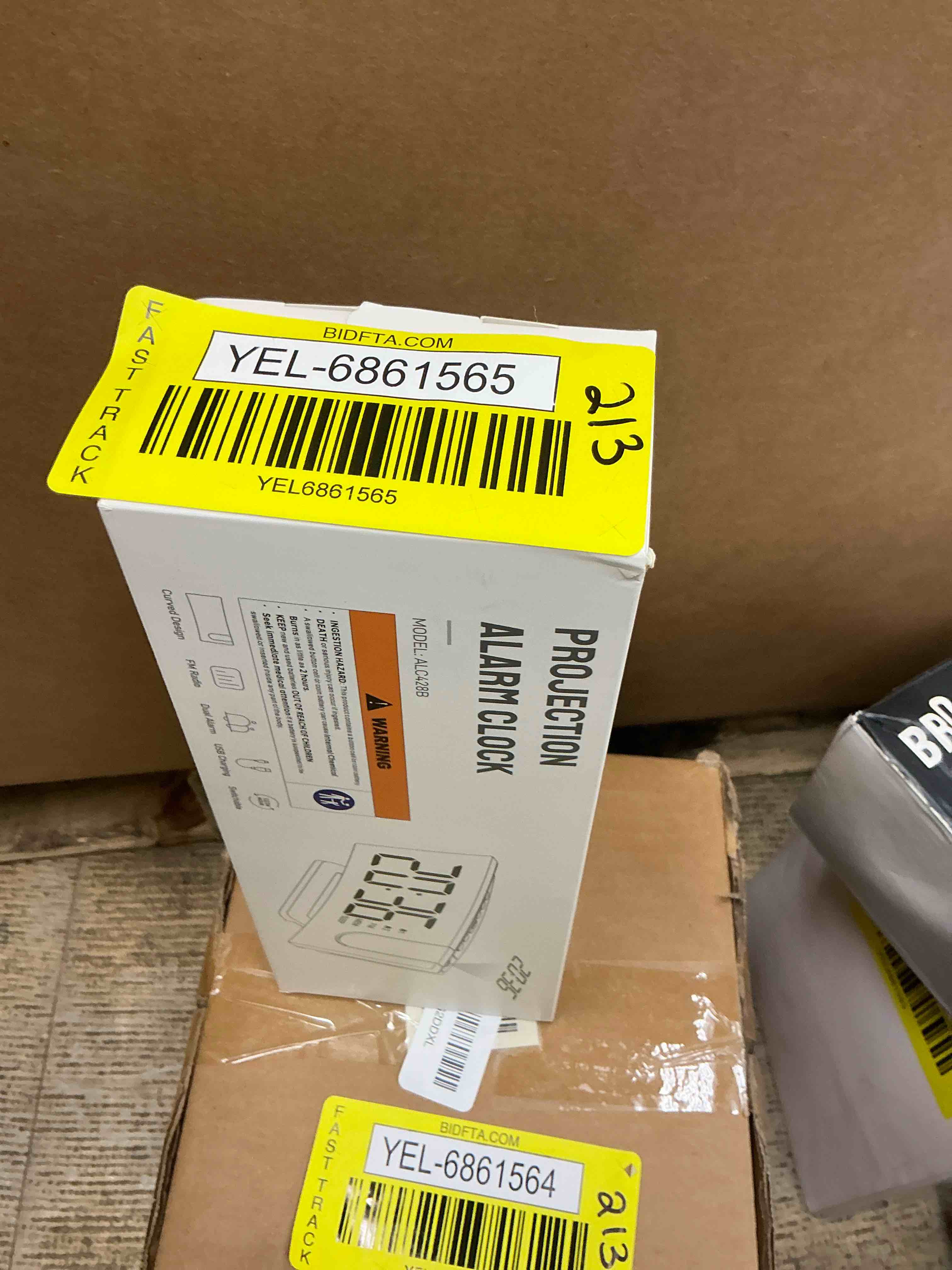 https://s3.amazonaws.com/lotting-images-prod/EmanualPiazza/YEL6861565_1745268276783.jpeg