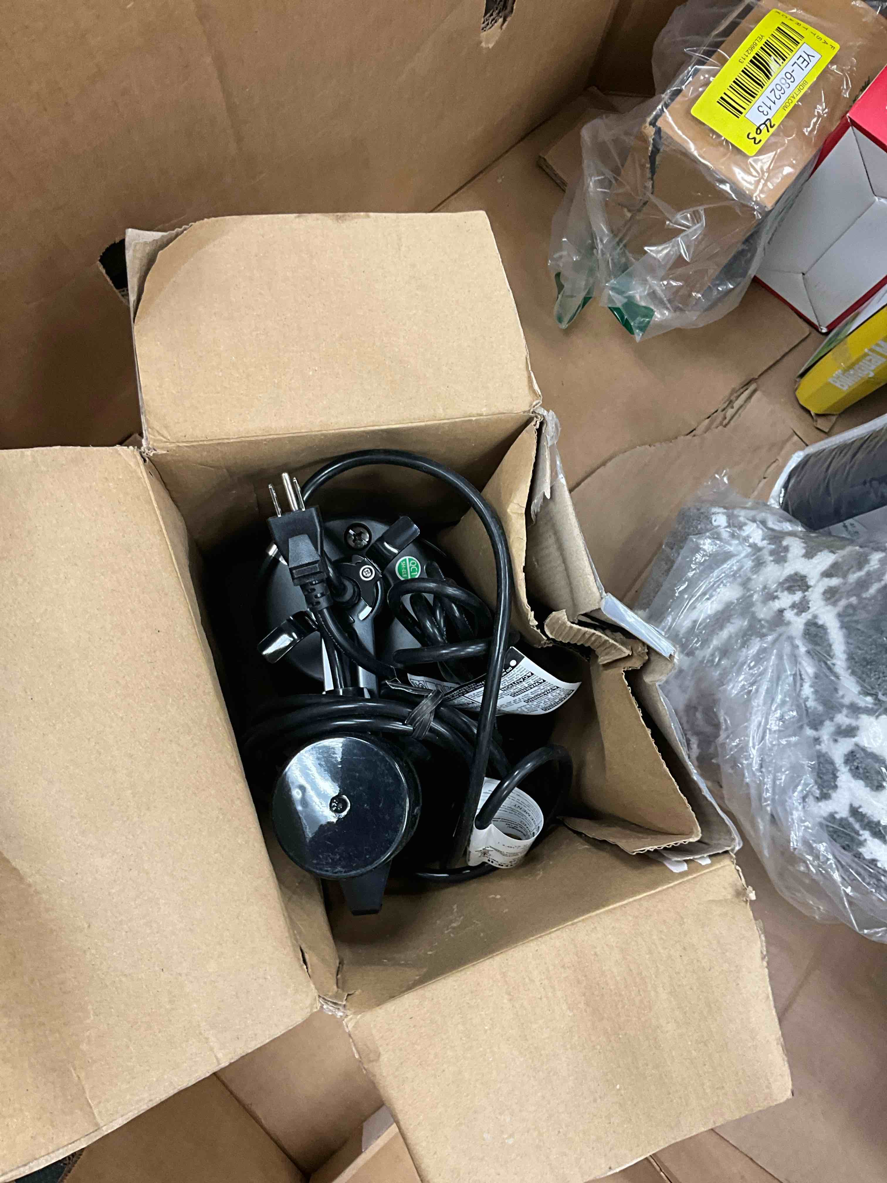 https://s3.amazonaws.com/lotting-images-prod/EmanualPiazza/YEL6862120_1746195960873.jpeg