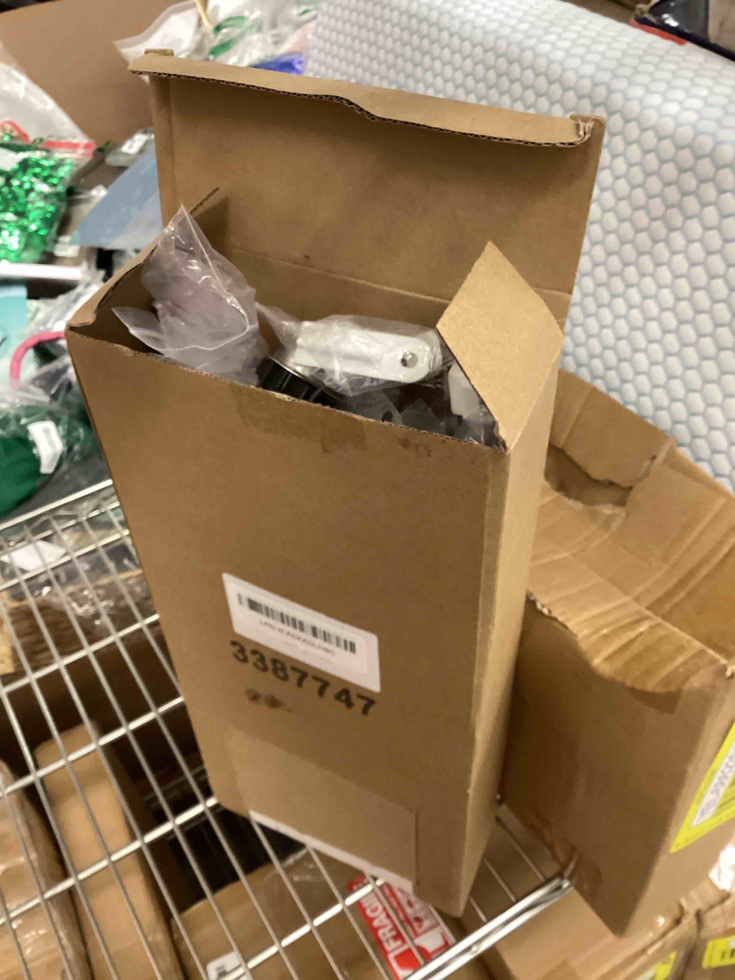 https://s3.amazonaws.com/lotting-images-prod/EmanualPiazza/YEL6862393_1746807974500.jpeg