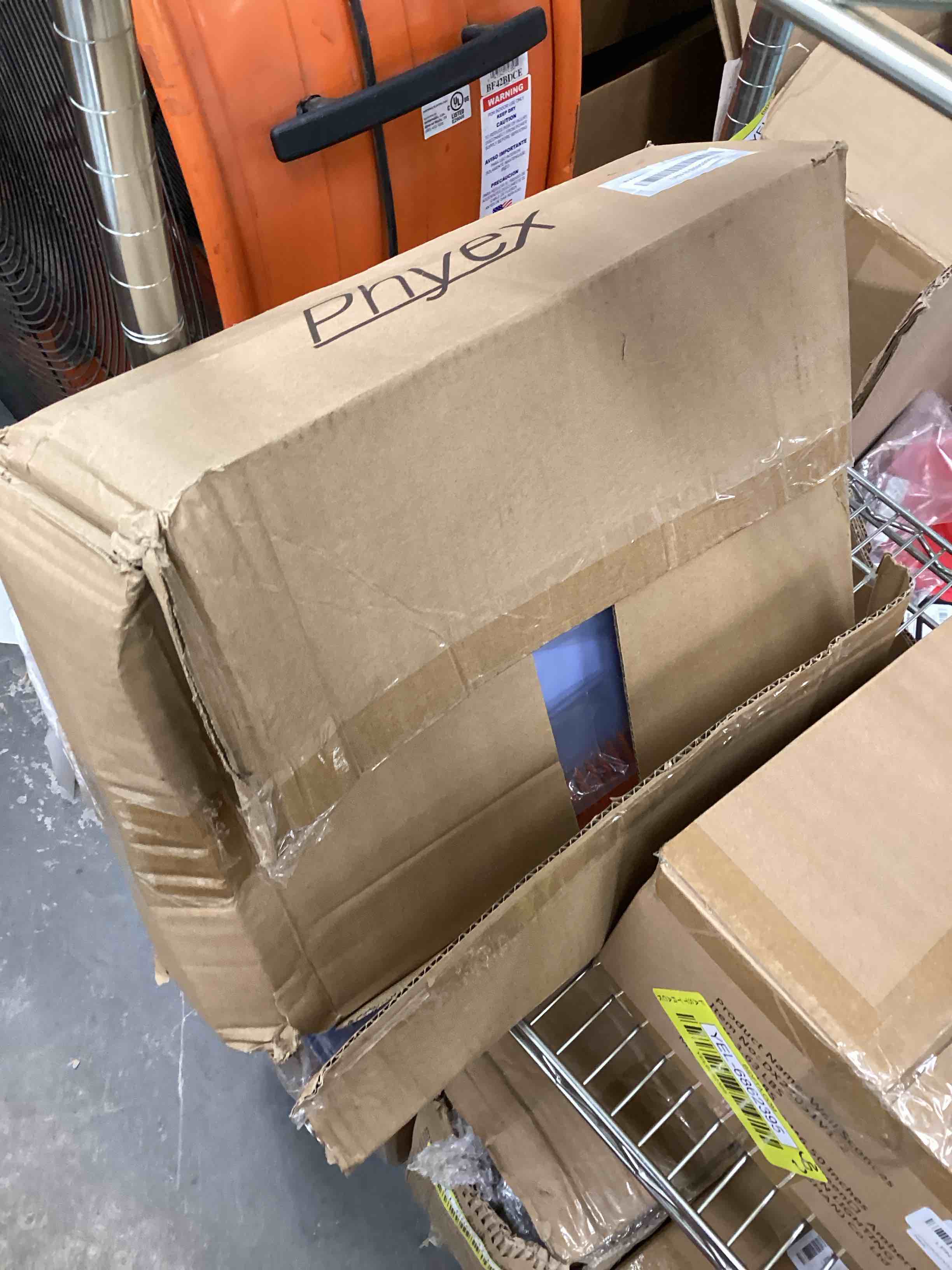 https://s3.amazonaws.com/lotting-images-prod/EmanualPiazza/YEL6862396_1746810192523.jpeg