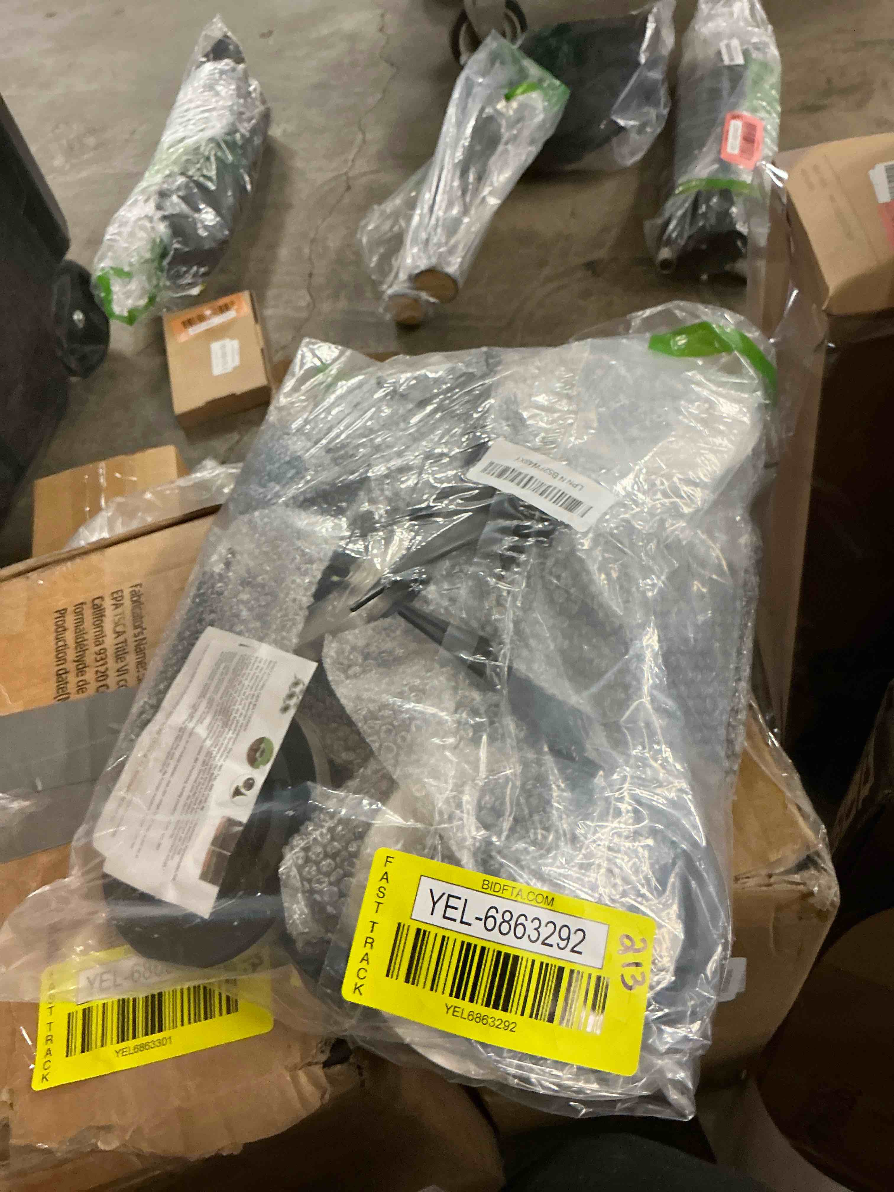 https://s3.amazonaws.com/lotting-images-prod/EmanualPiazza/YEL6863292_1745263925411.jpeg