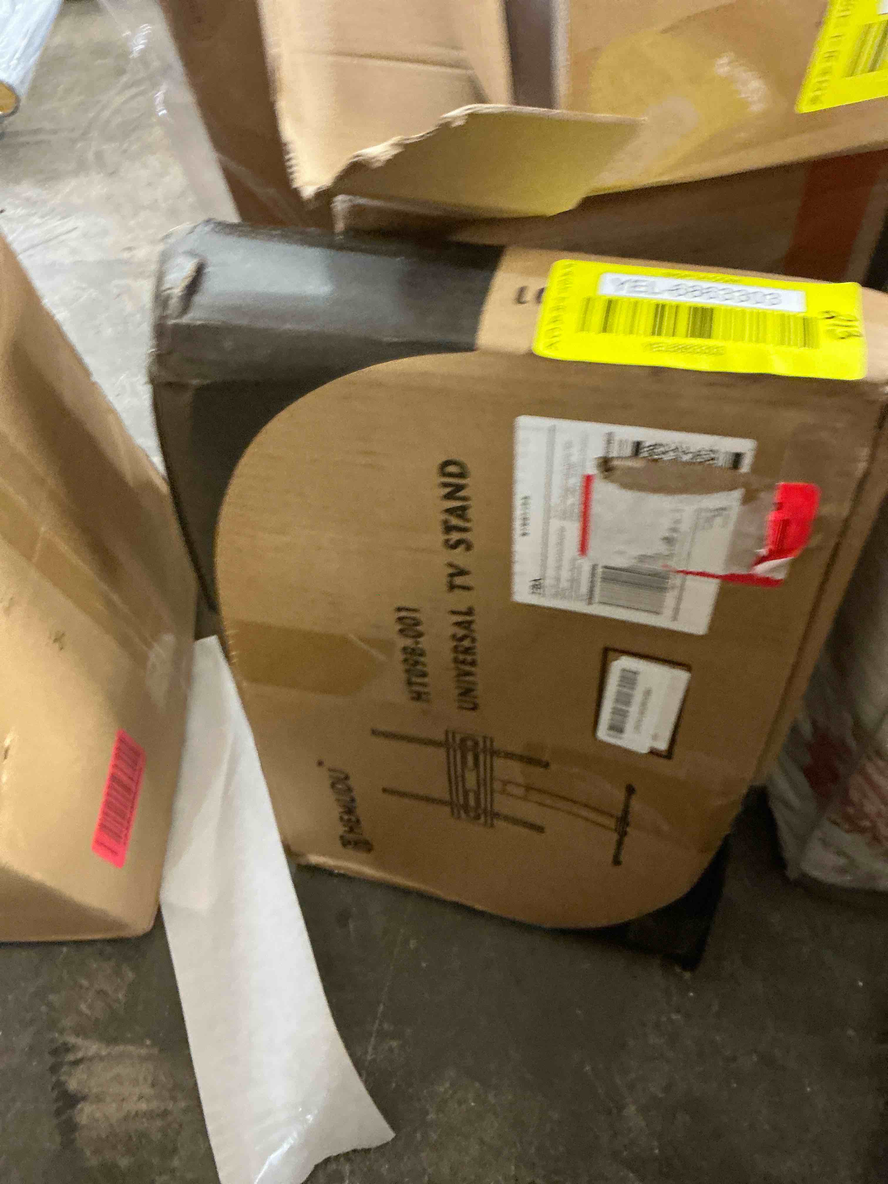 https://s3.amazonaws.com/lotting-images-prod/EmanualPiazza/YEL6863303_1745263552459.jpeg