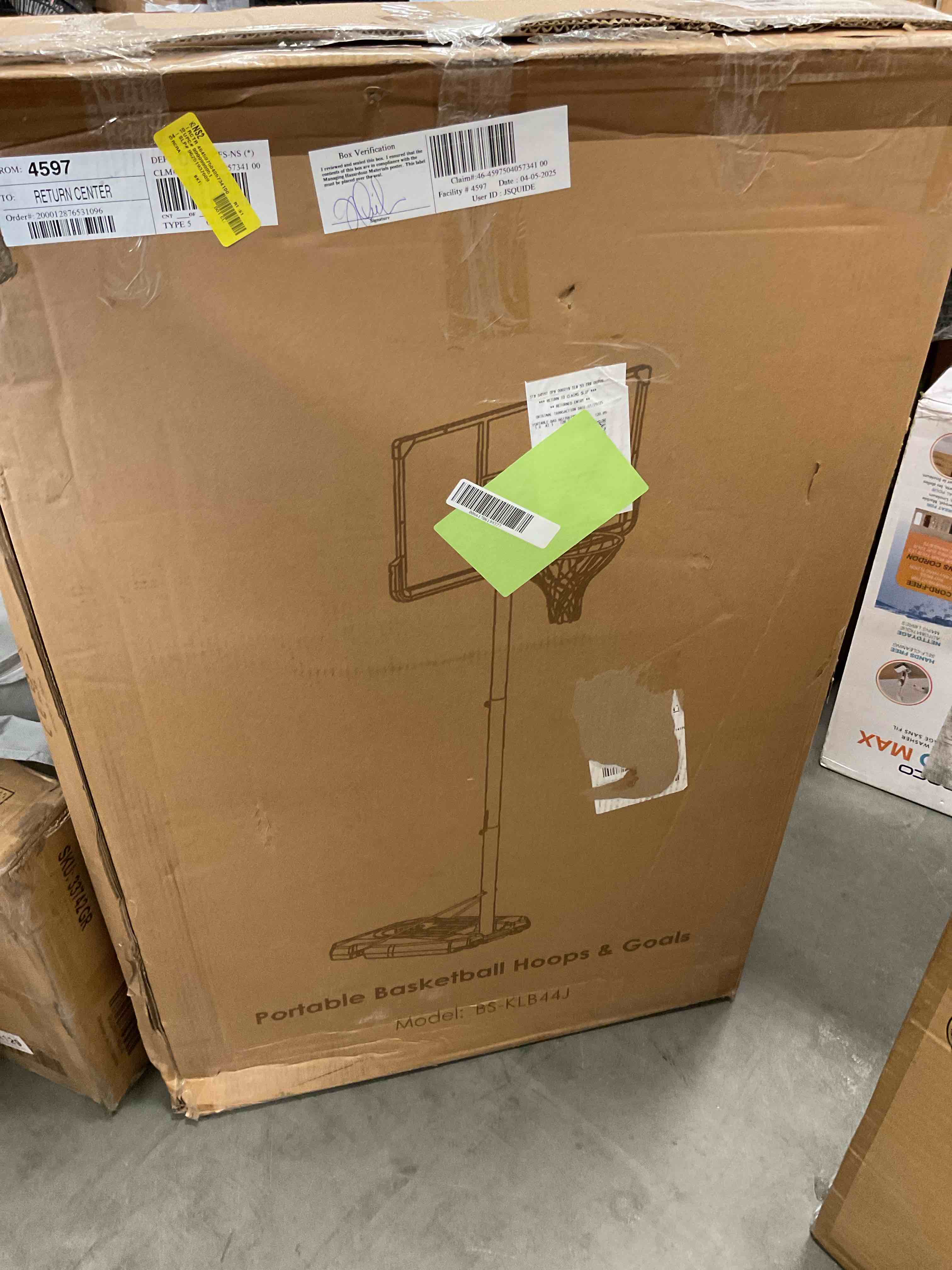 https://s3.amazonaws.com/lotting-images-prod/EmanualPiazza/YEL6863579_1745589816723.jpeg