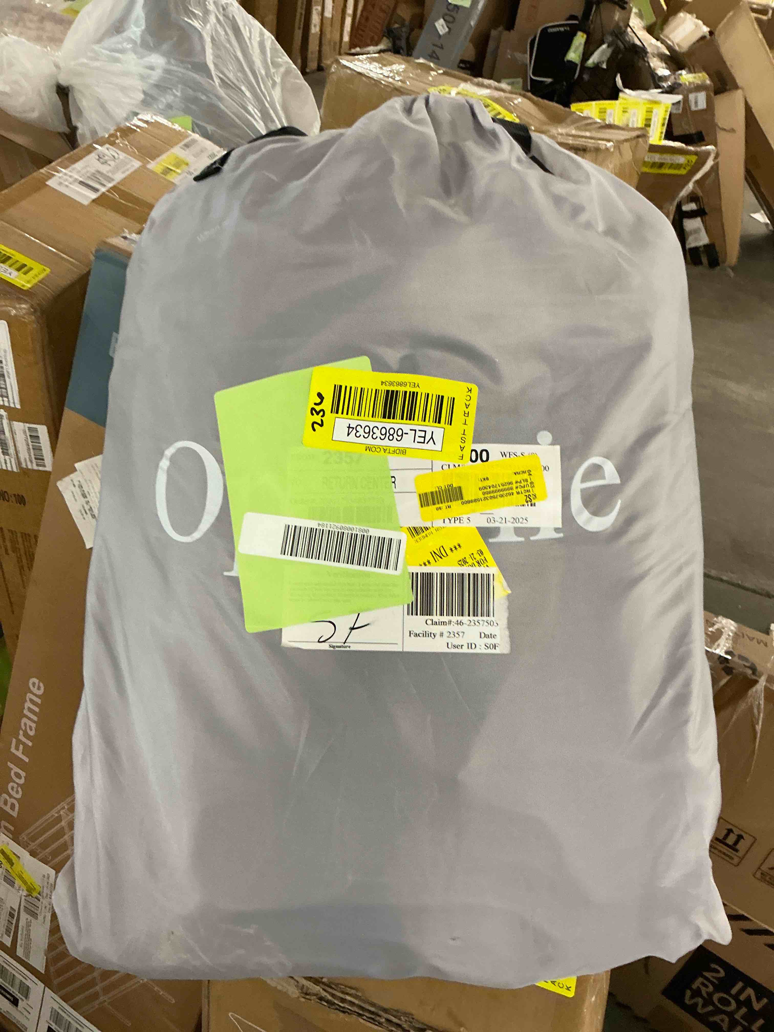 https://s3.amazonaws.com/lotting-images-prod/EmanualPiazza/YEL6863634_1745593629805.jpeg