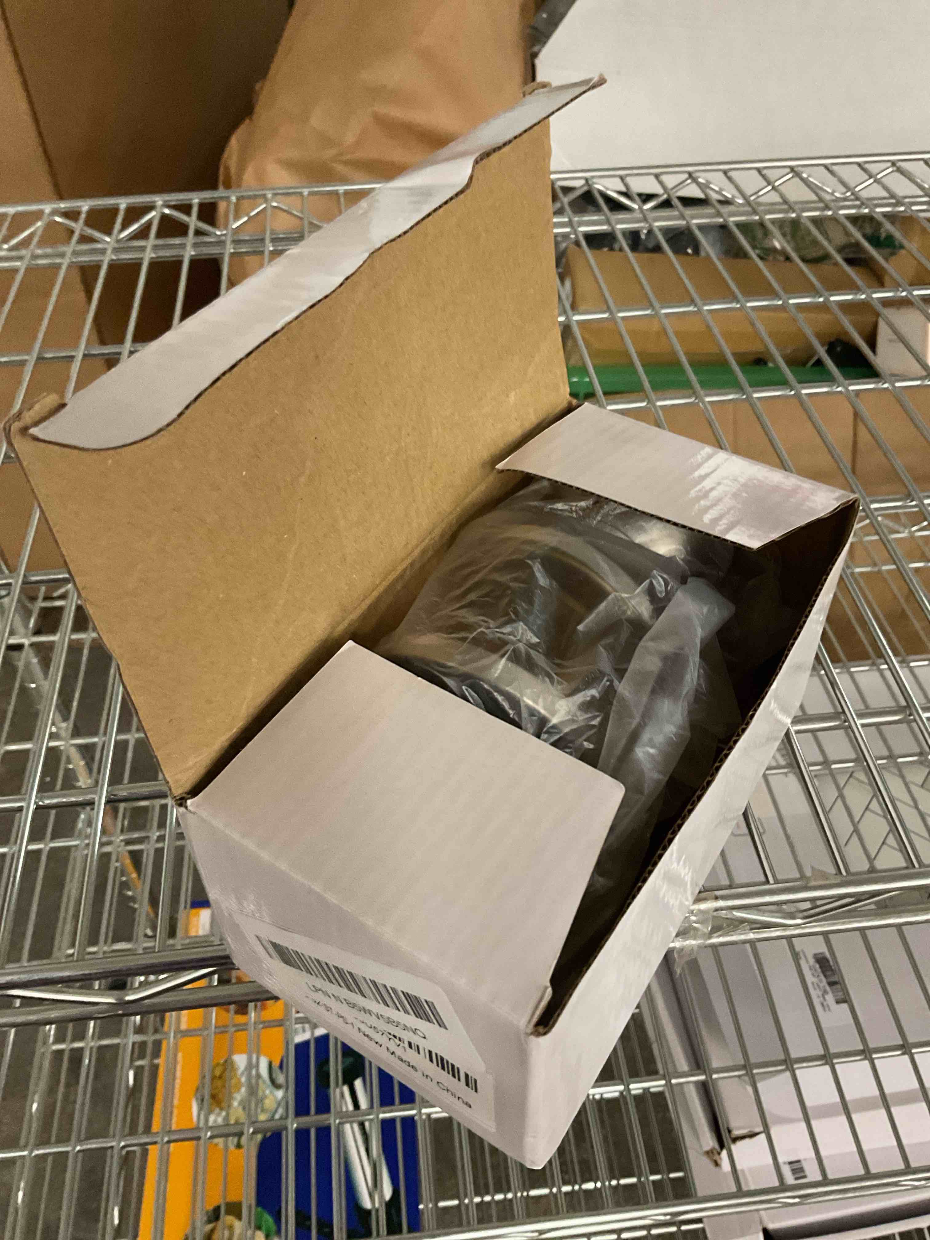 https://s3.amazonaws.com/lotting-images-prod/EmanualPiazza/YEL6863720_1745938542743.jpeg