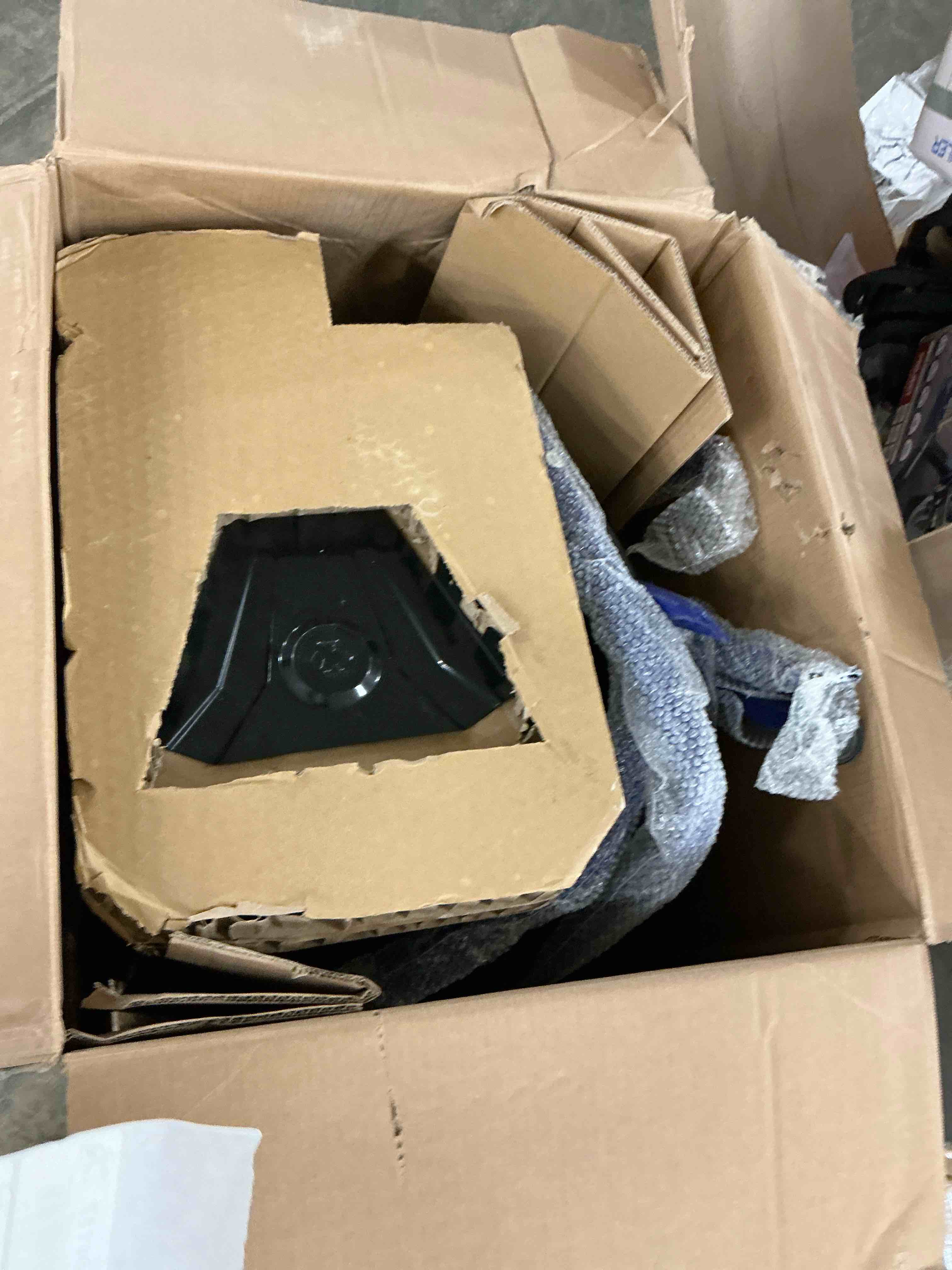 https://s3.amazonaws.com/lotting-images-prod/EmanualPiazza/YEL6864108_1746738597576.jpeg