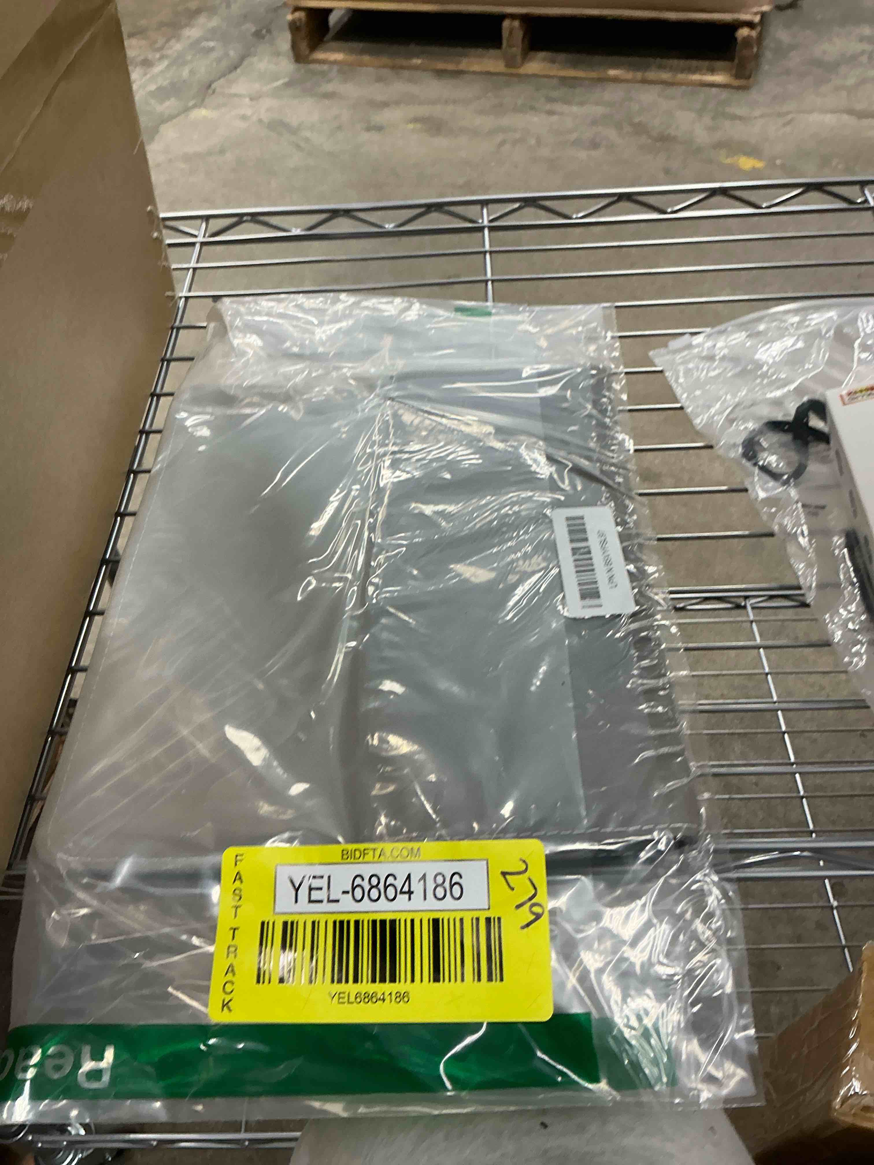 https://s3.amazonaws.com/lotting-images-prod/EmanualPiazza/YEL6864186_1746558490912.jpeg