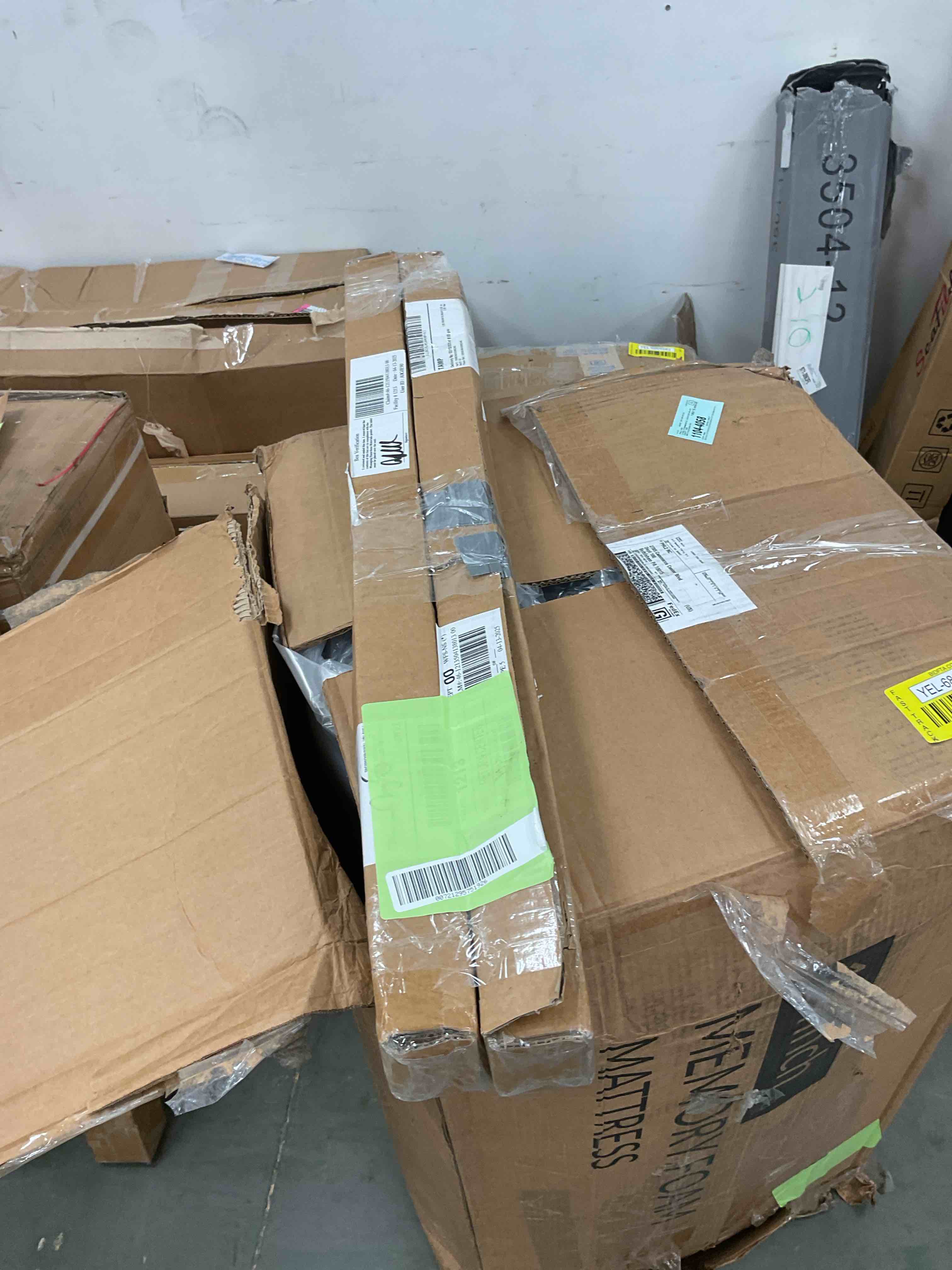 https://s3.amazonaws.com/lotting-images-prod/EmanualPiazza/YEL6864594_1746883764375.jpeg