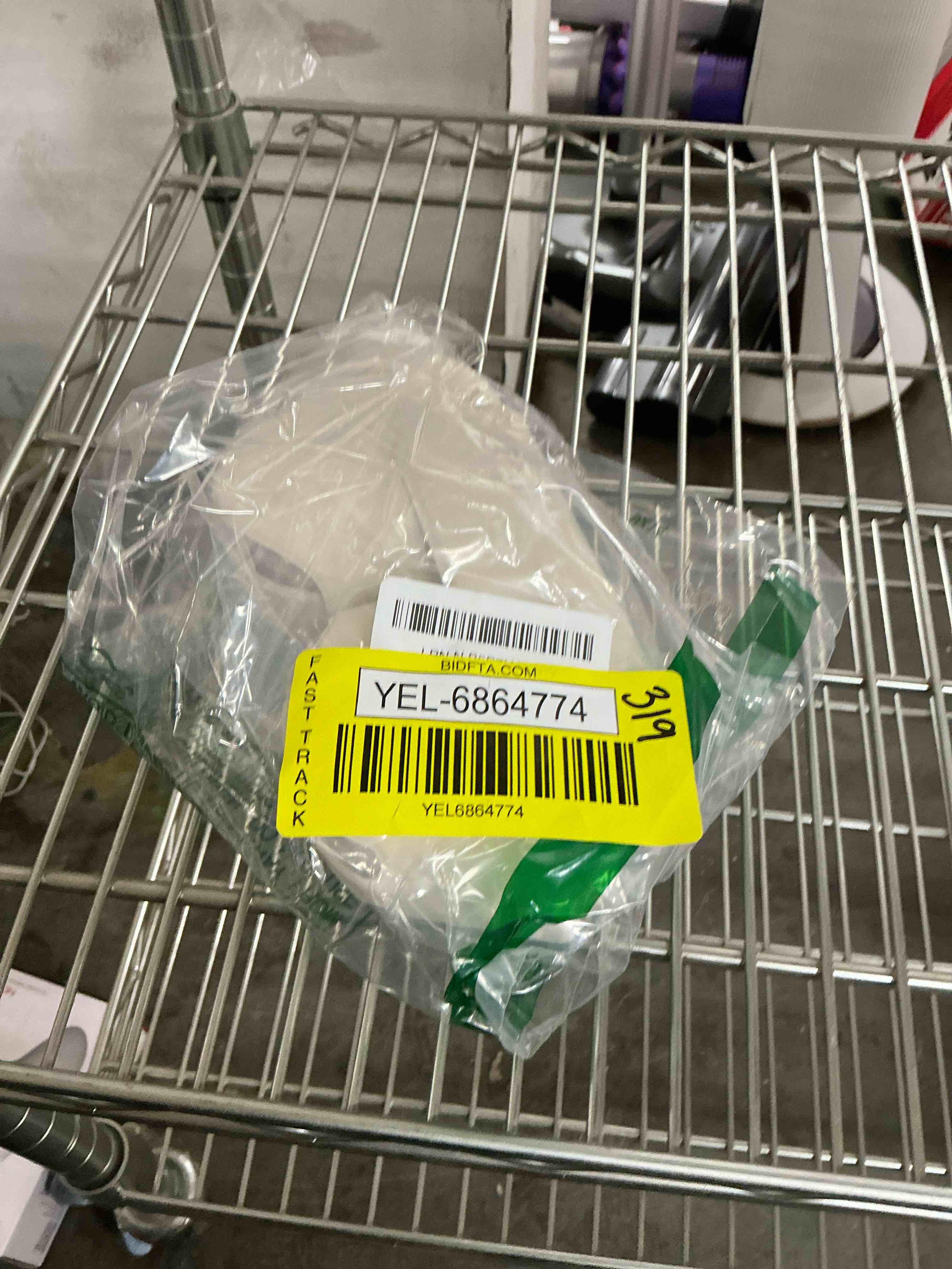 https://s3.amazonaws.com/lotting-images-prod/EmanualPiazza/YEL6864774_1747164004402.jpeg