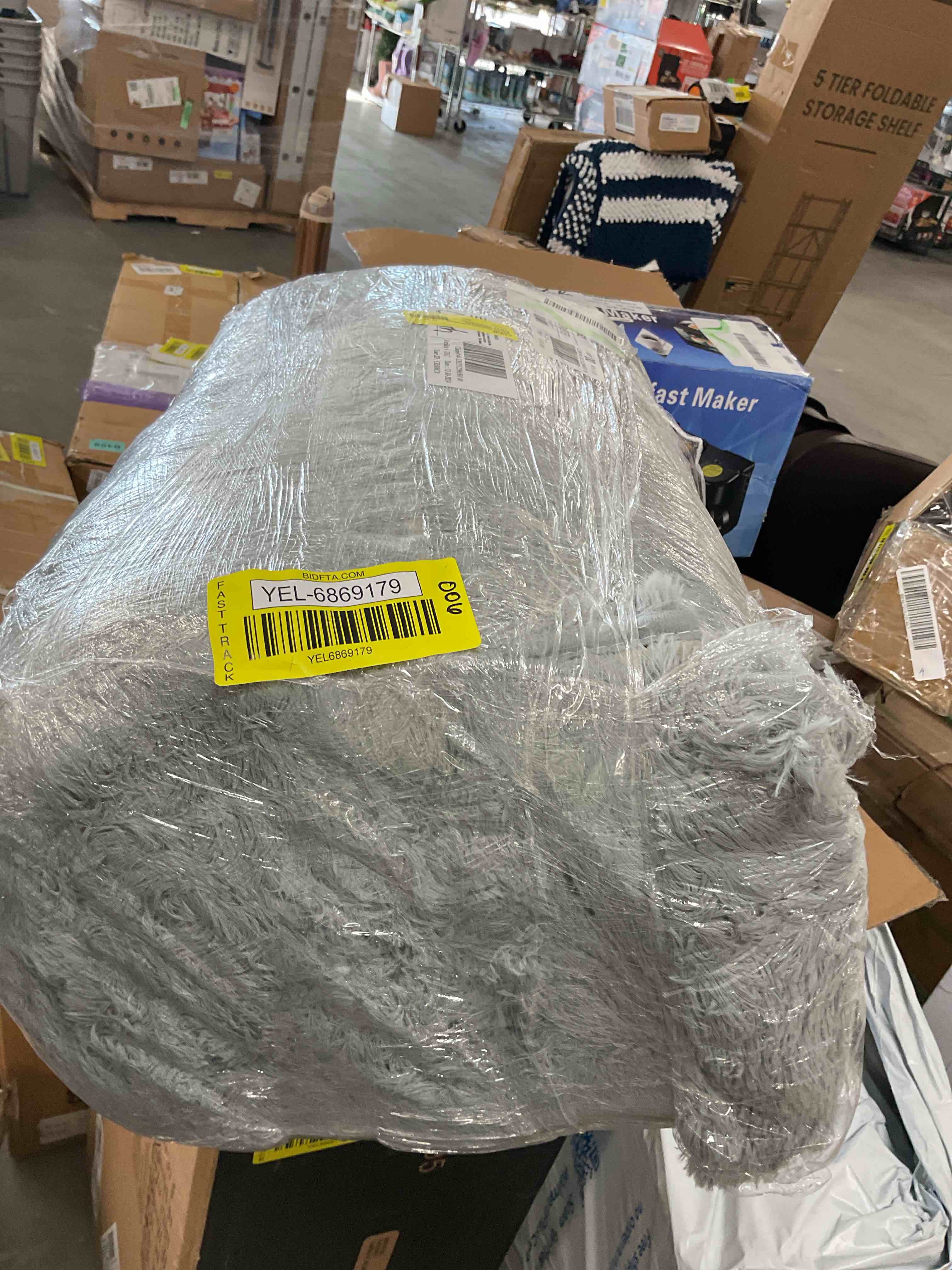 https://s3.amazonaws.com/lotting-images-prod/EmanualPiazza/YEL6869179_1739802338081.jpeg