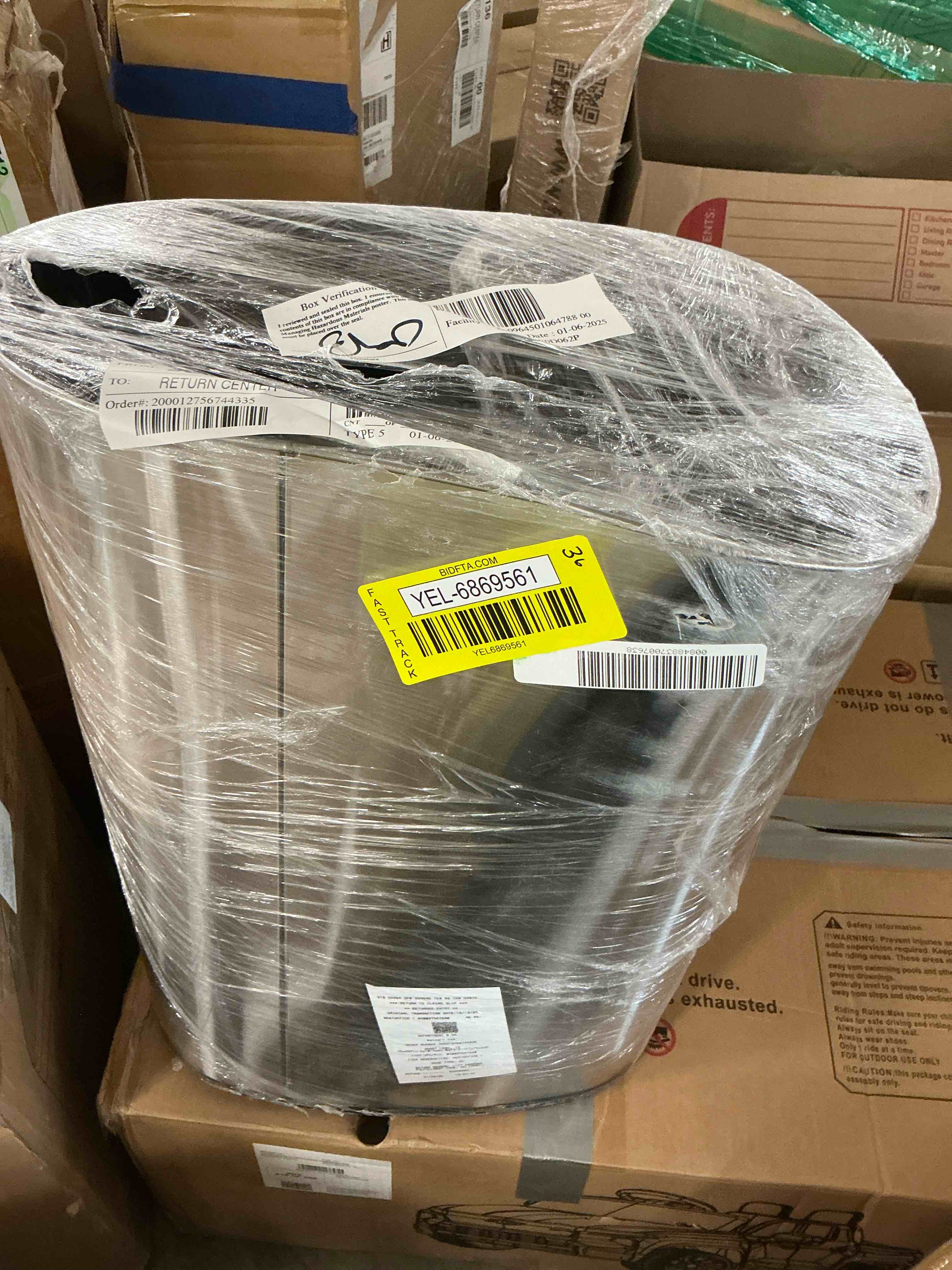 https://s3.amazonaws.com/lotting-images-prod/EmanualPiazza/YEL6869561_1740581767125.jpeg