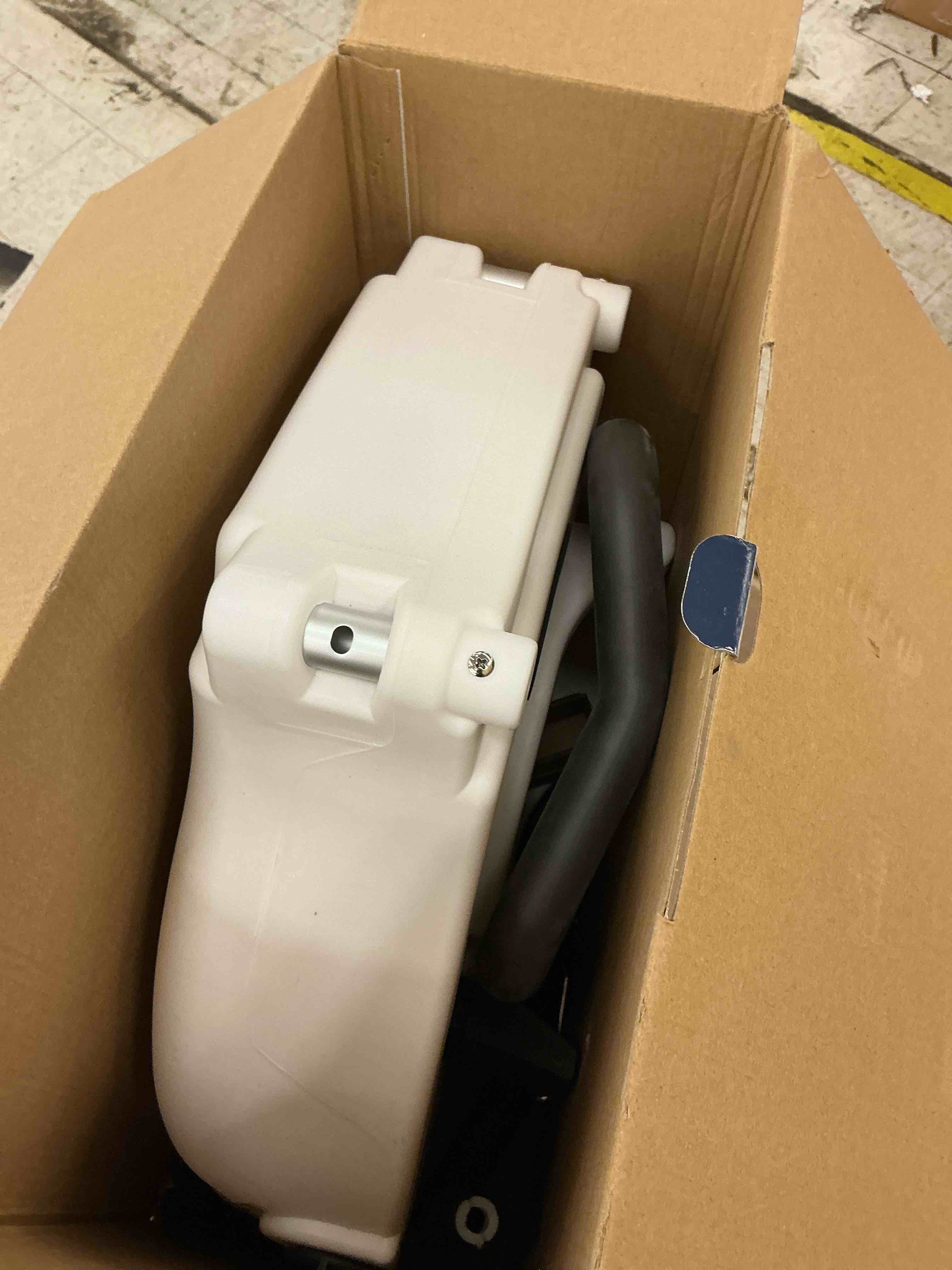 https://s3.amazonaws.com/lotting-images-prod/Excess4Less/RED5718381_1783090764447.jpeg