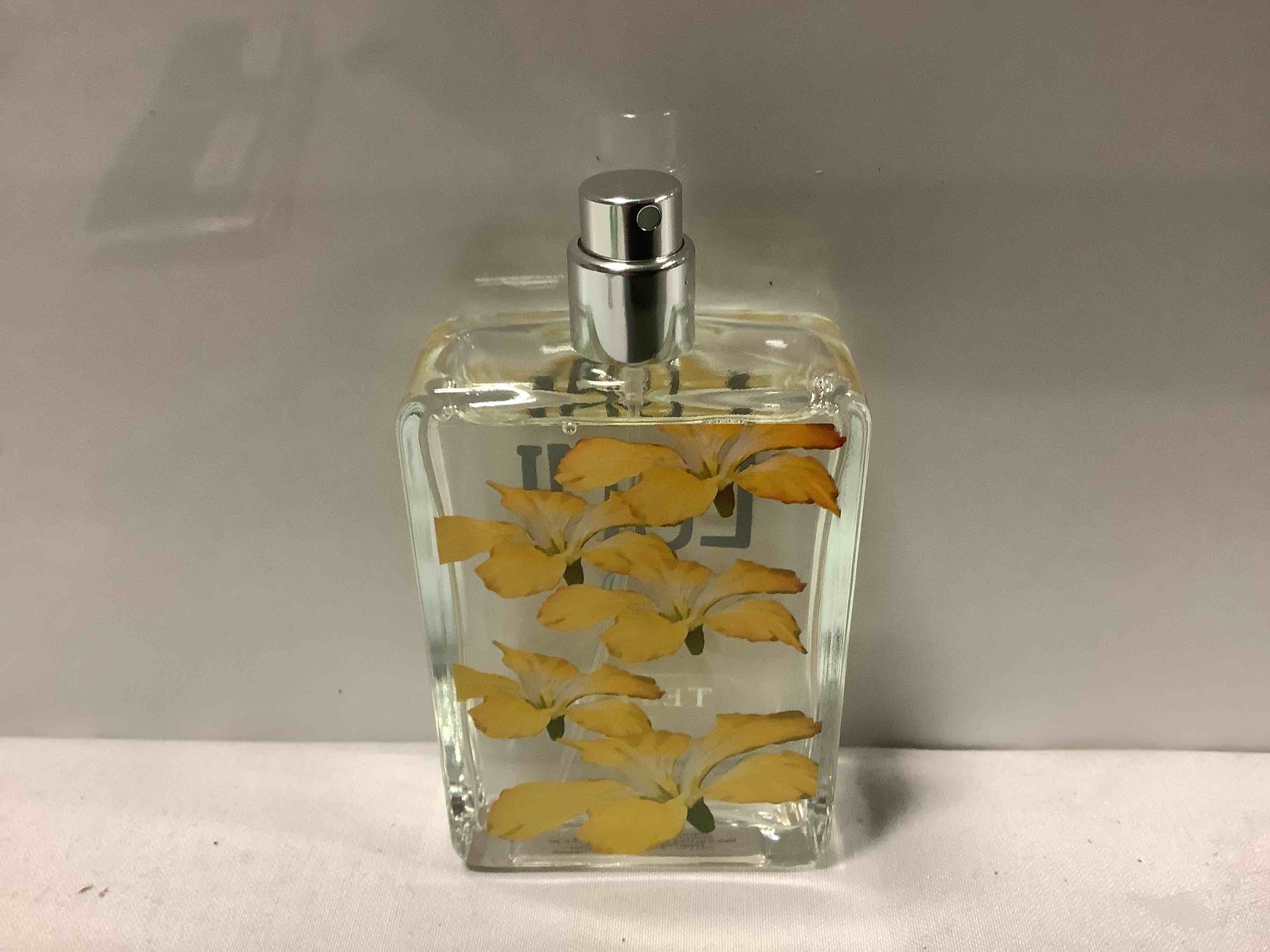 Lumi 2 Day Lilly Fragrance Body Spray, 60 ML