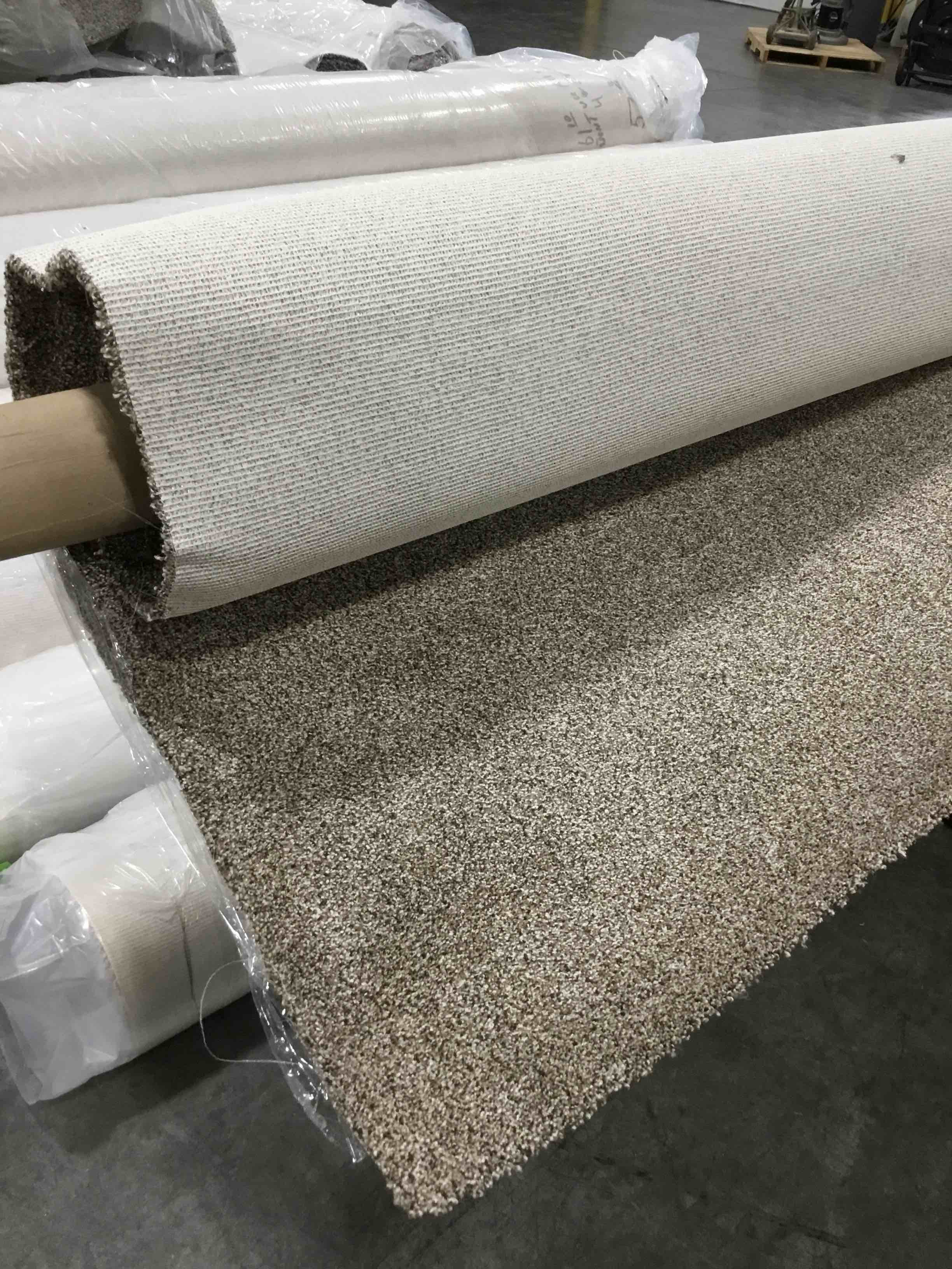  Beautiful Carpet - Perfect for your Home! 211.2 Square Feet
