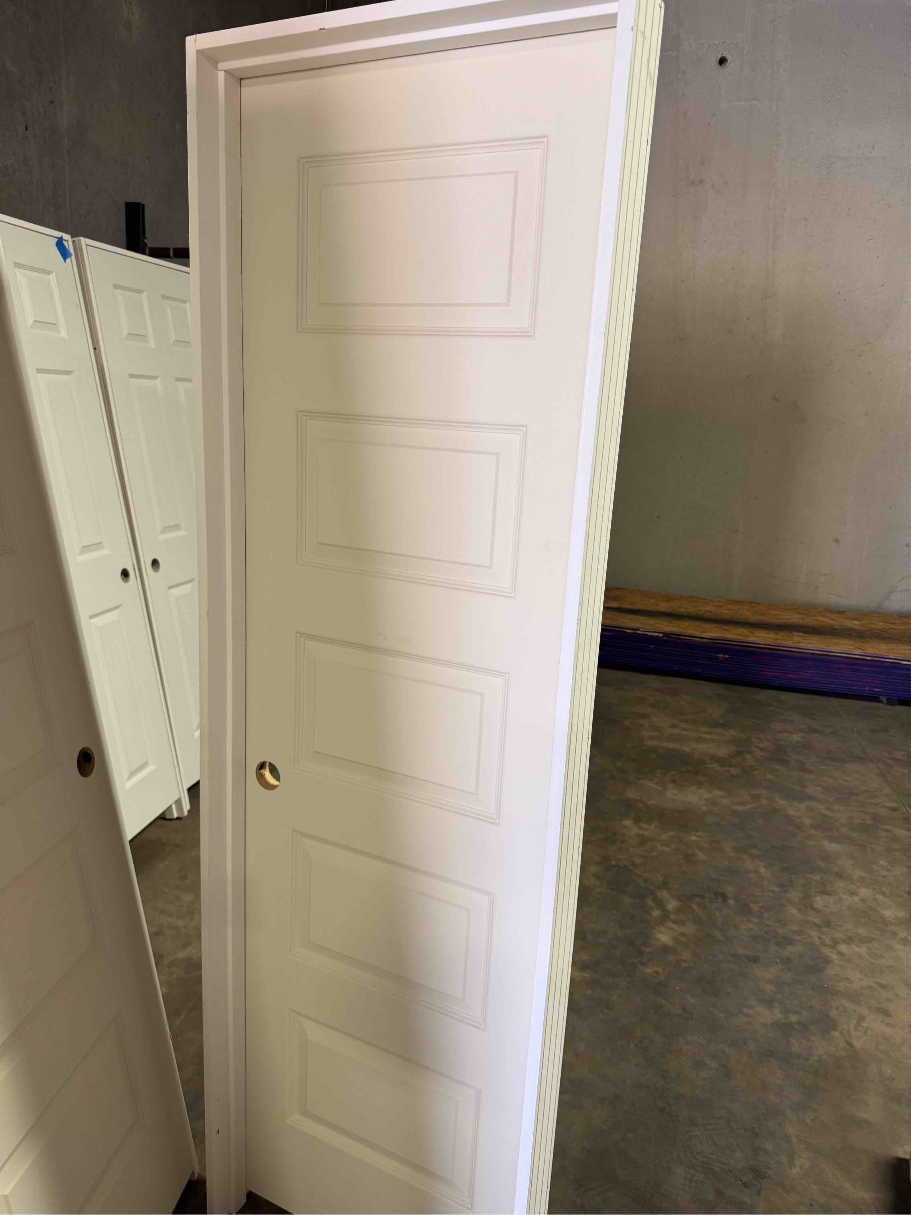 24" Hollow Core Right Swing Door (5 Panels)