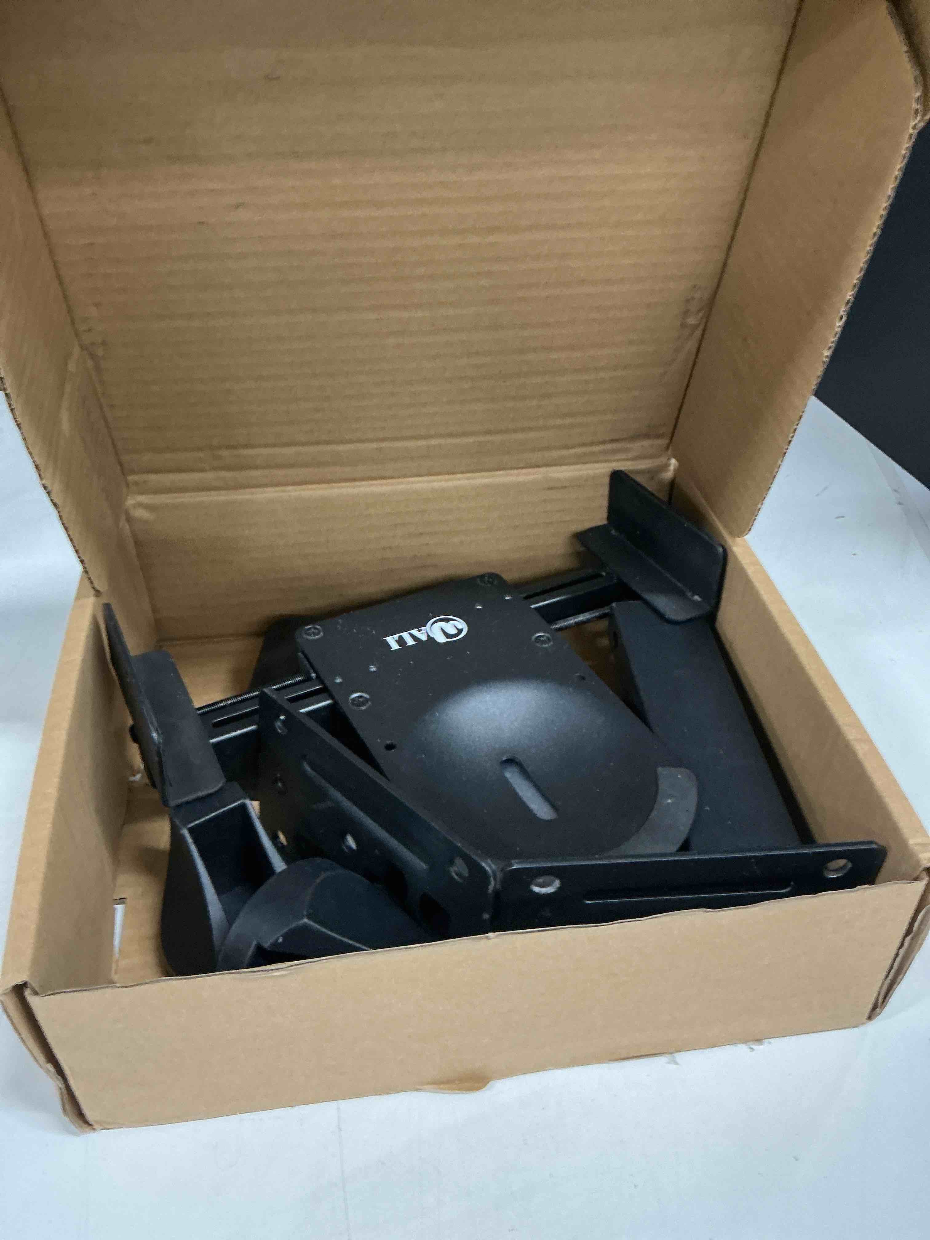 https://s3.amazonaws.com/lotting-images-prod/JacobsTrading/BRN1975559_1776109964792.jpeg
