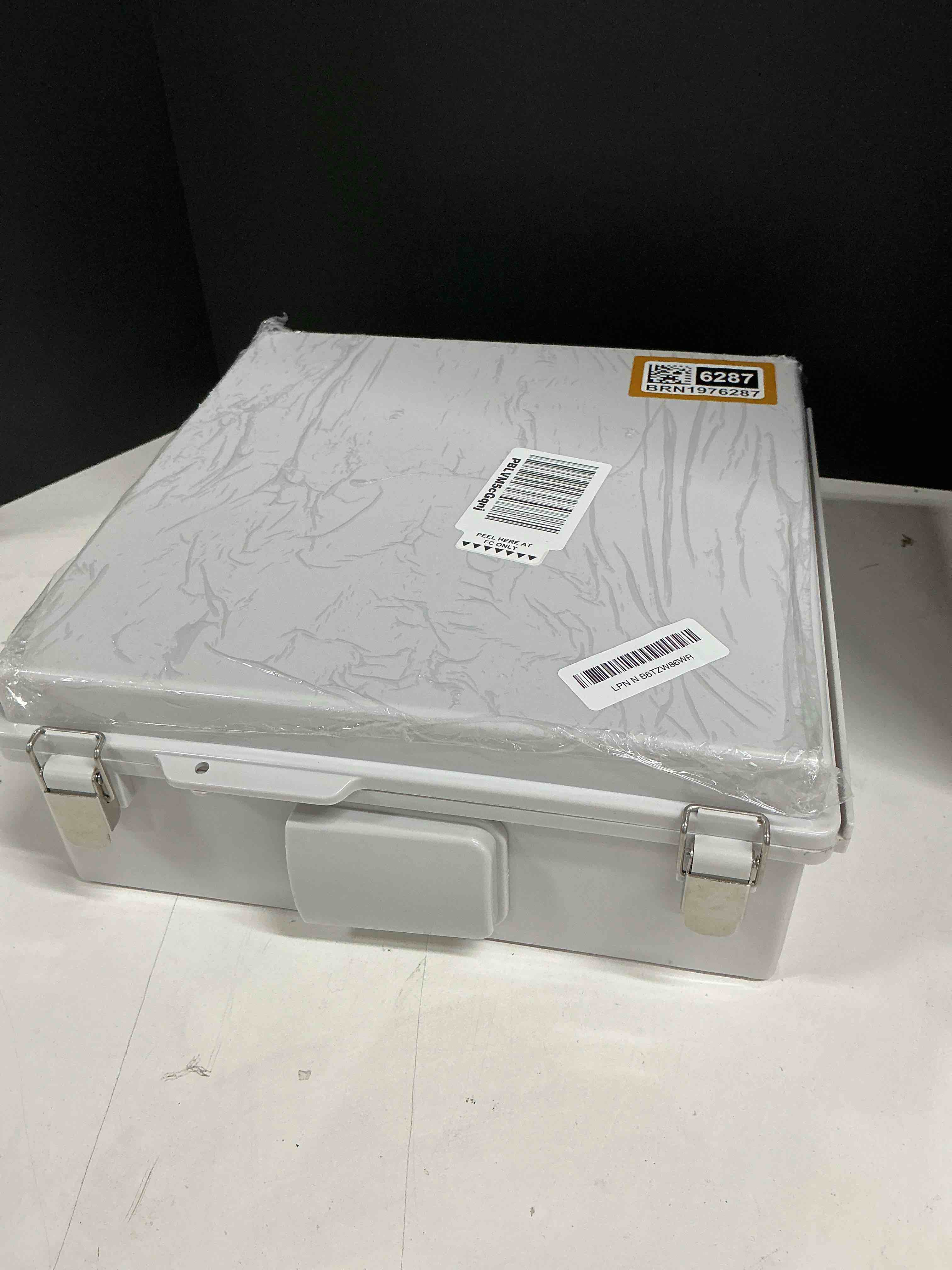 https://s3.amazonaws.com/lotting-images-prod/JacobsTrading/BRN1976287_1776443715496.jpeg