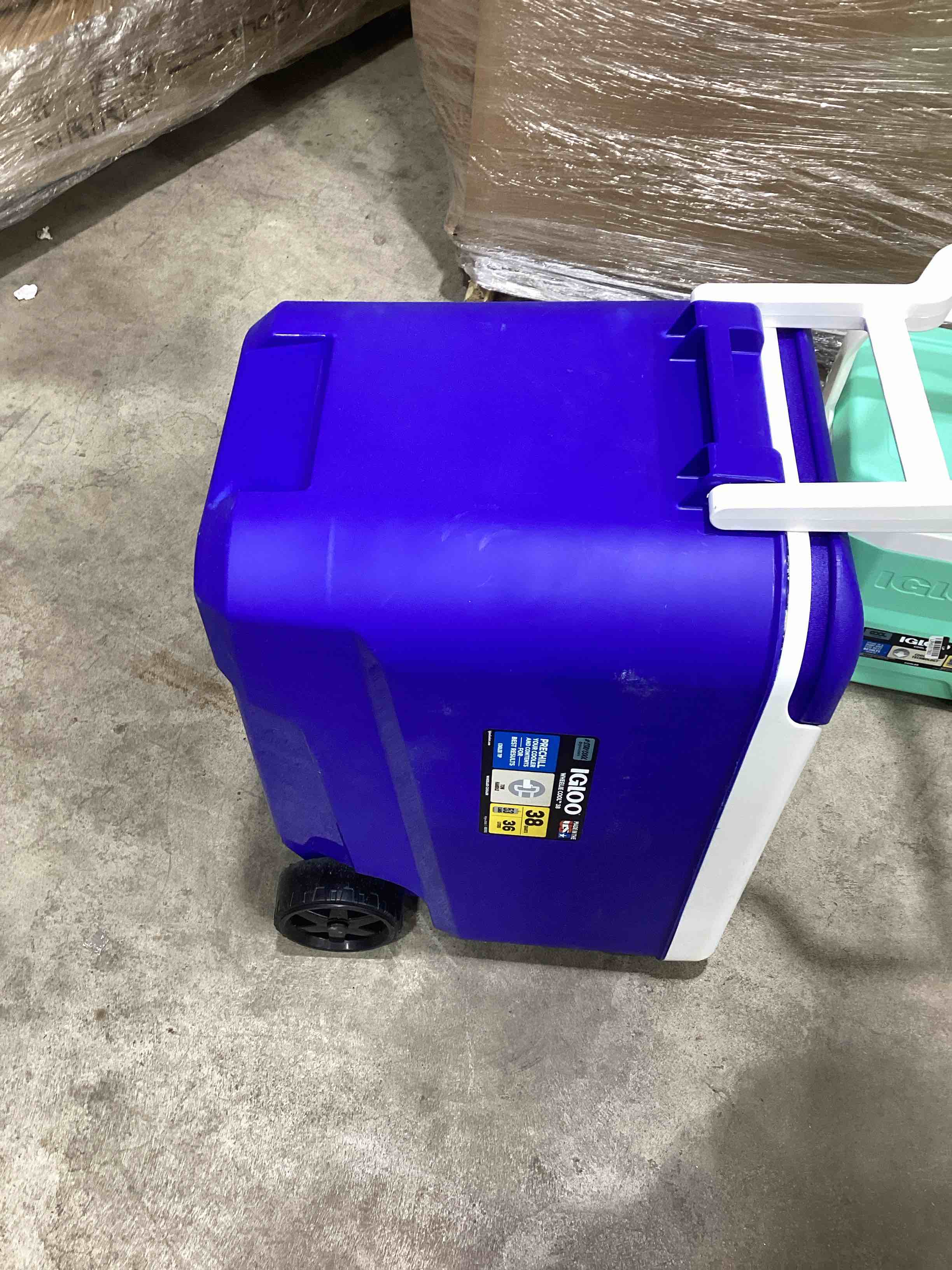 Condition photo showing Good Condition for igloo wheelie cool 38qt cooler - blue