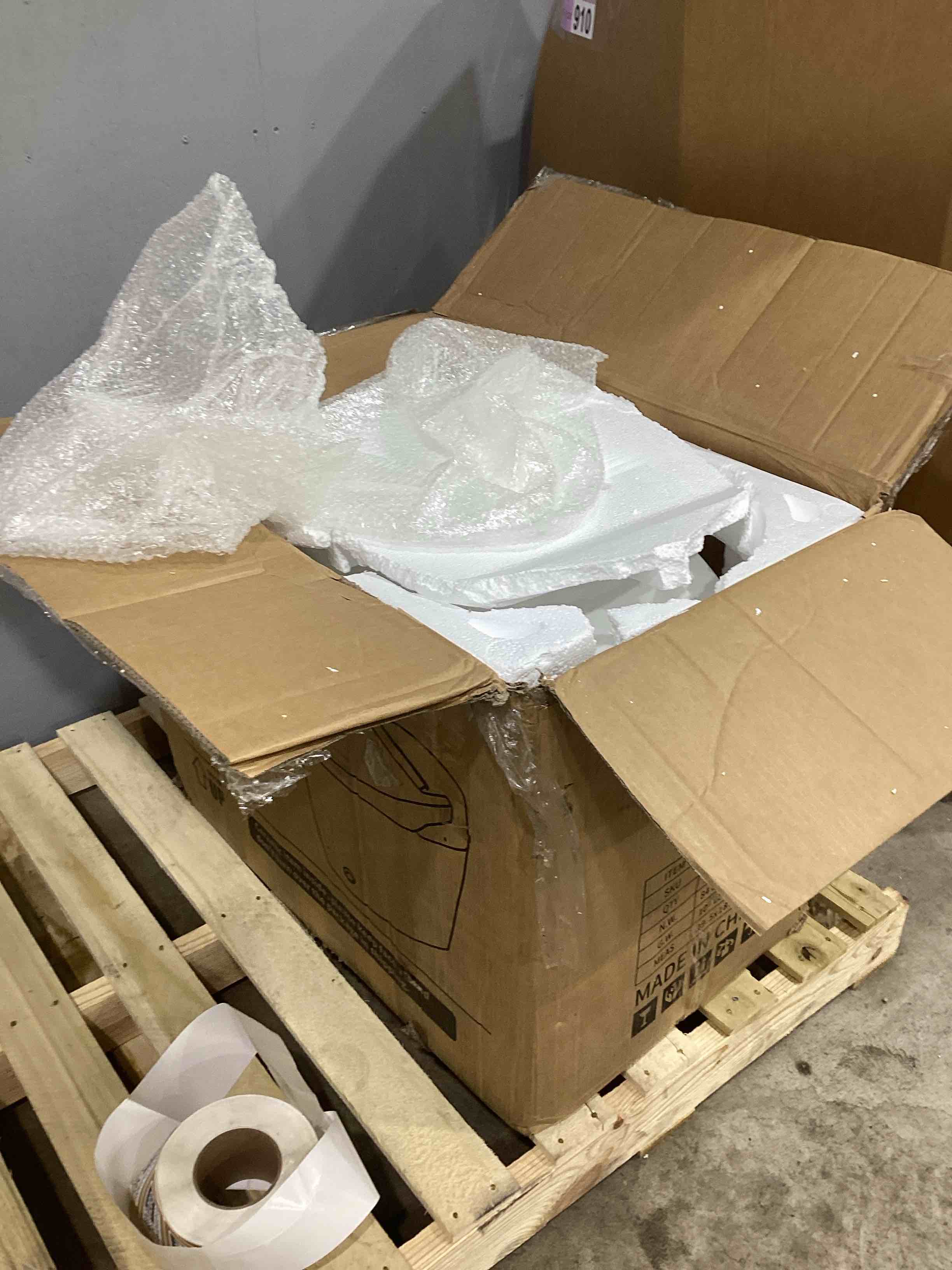 Condition photo showing Good Condition for bcanhome ada smart bidet toilet with auto open/close lid, soft-closing heated seat, tankless auto flush, massage clean, warm wash/dryer, ada comfort height, remote control mt001