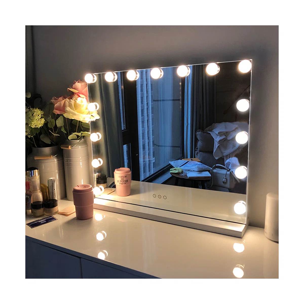 Condition photo showing Good Condition for keuna rectangle led metal mirror