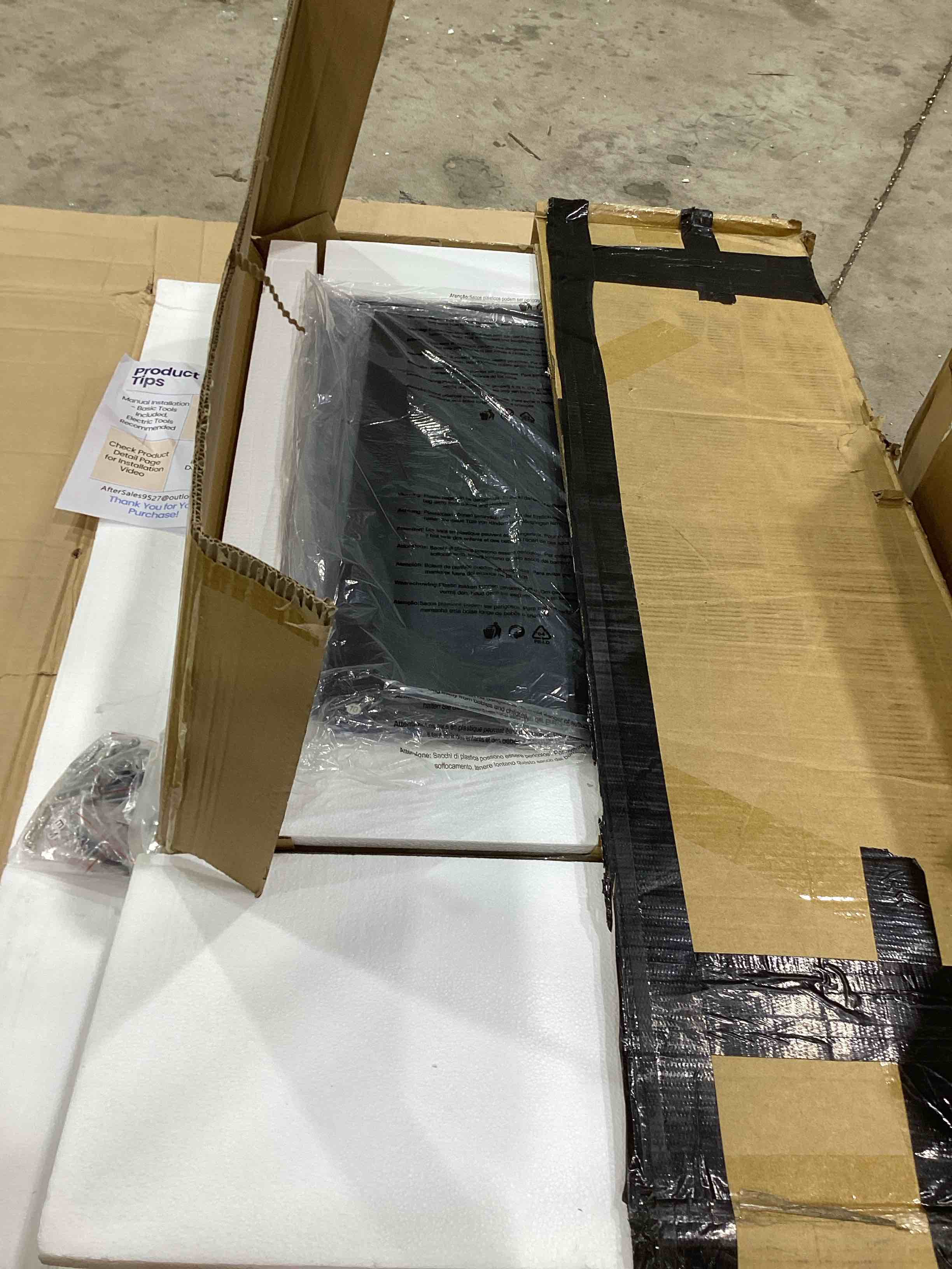 Condition photo showing Good Condition for dining table
