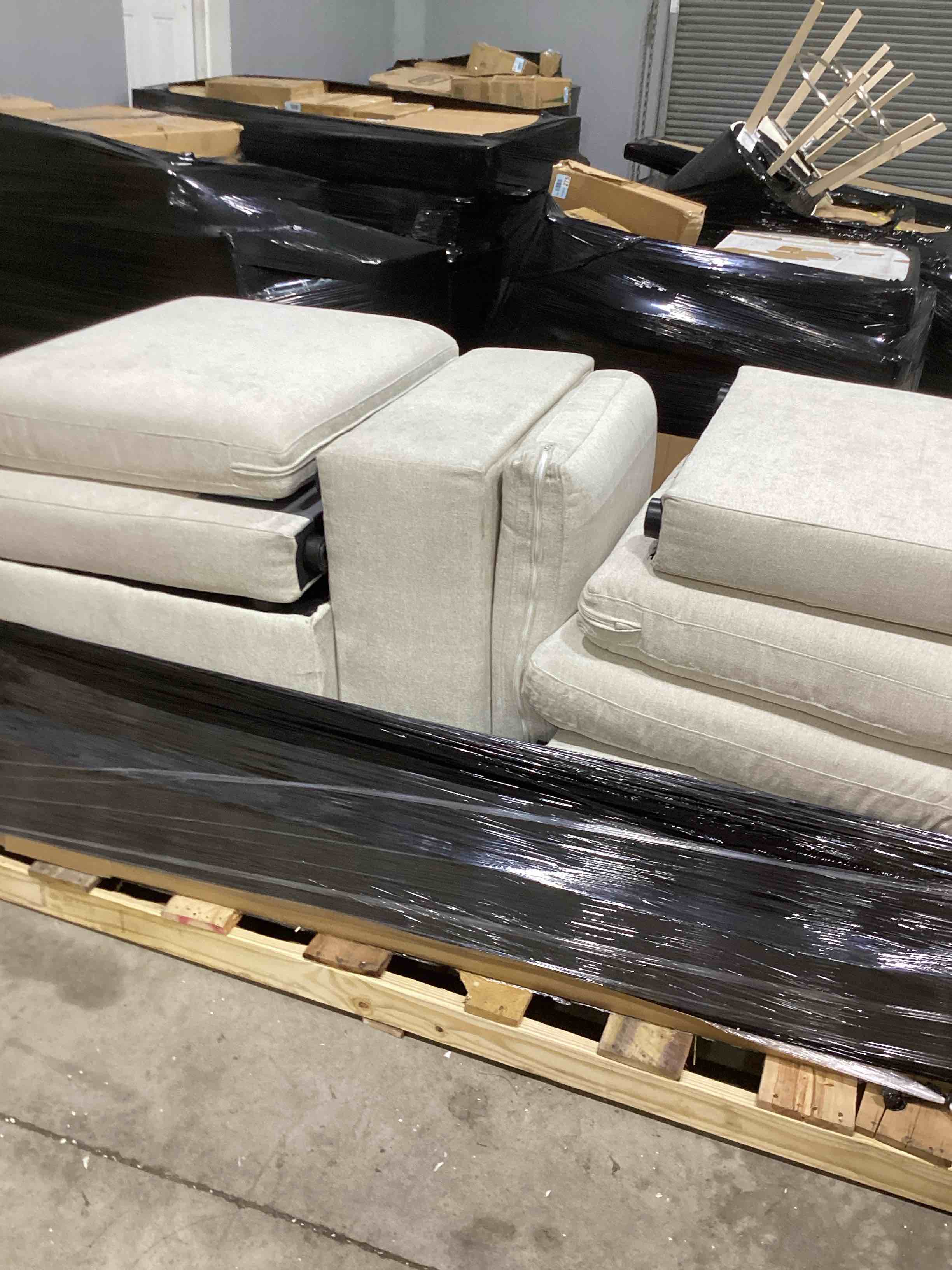 Condition photo showing Good Condition for winfree 112.6" w 4-piece modular sectional with storage ottoman