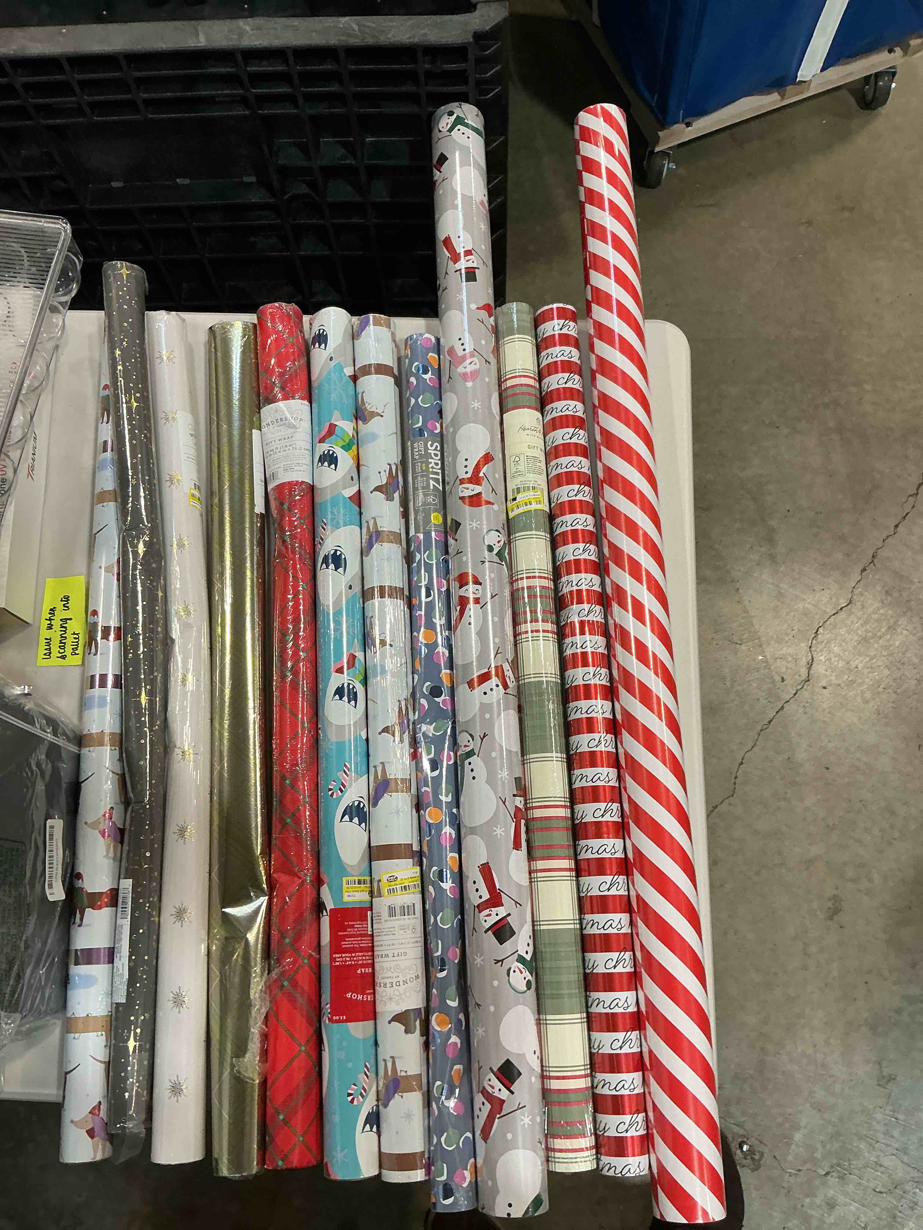 12 pieces various lengths Christmas wrap