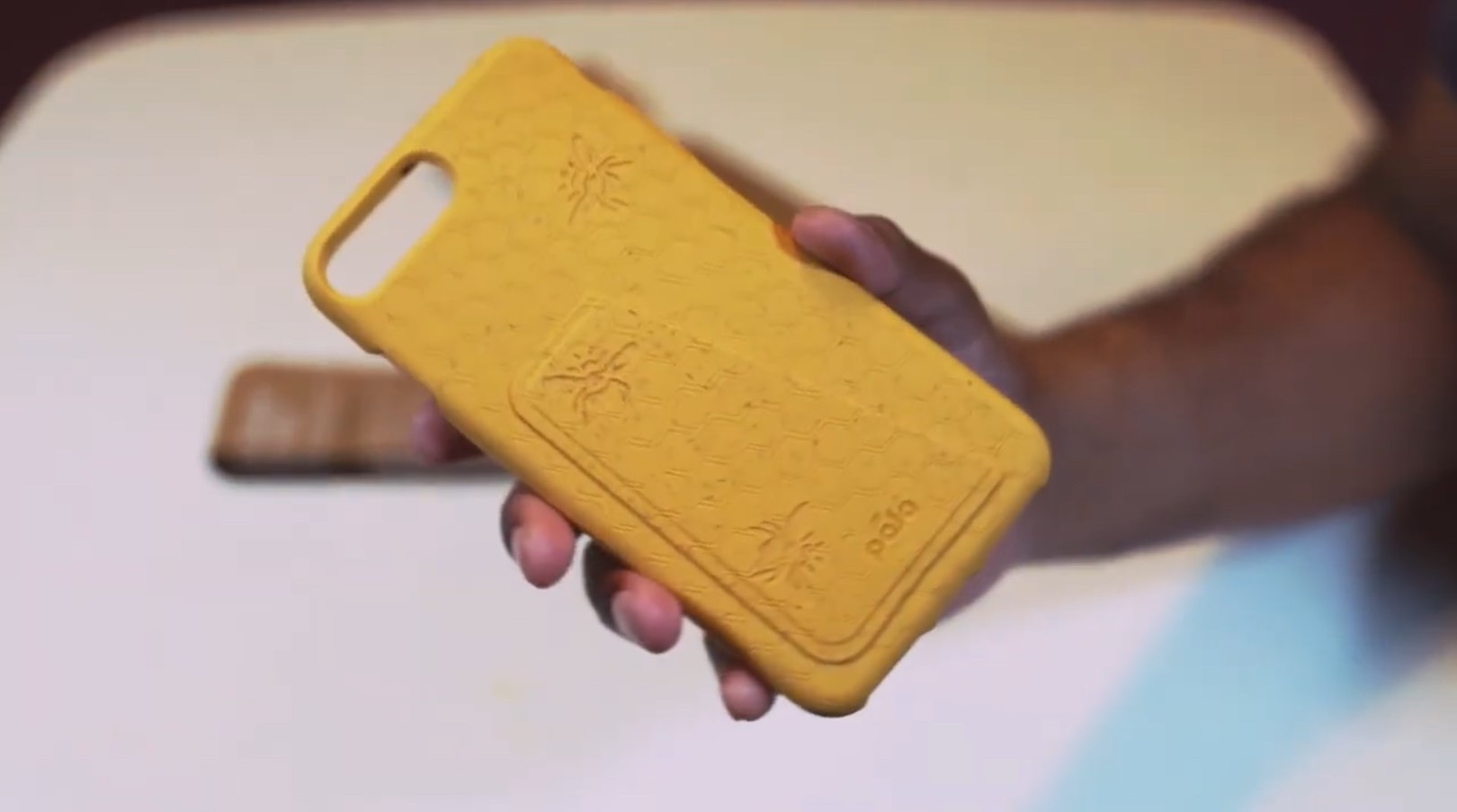 Pela Eco-Friendly 100% Compostable Wallet Case for iPhone 6/6s/7/8/SE Honey Bee (Lot Of 44 Case Phone)
