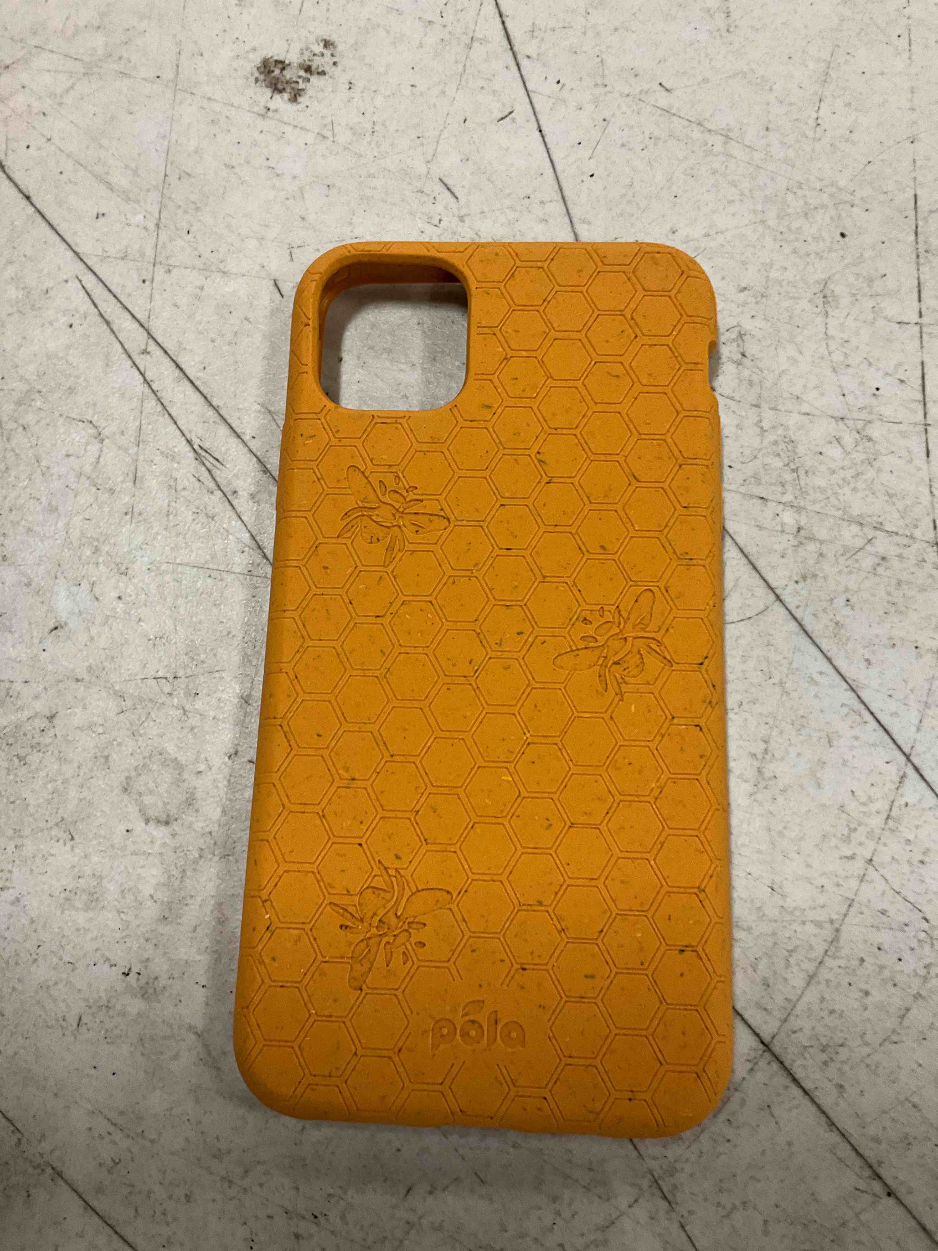 box of : pela protective case iphone 11 pro max- honey (bee edition)