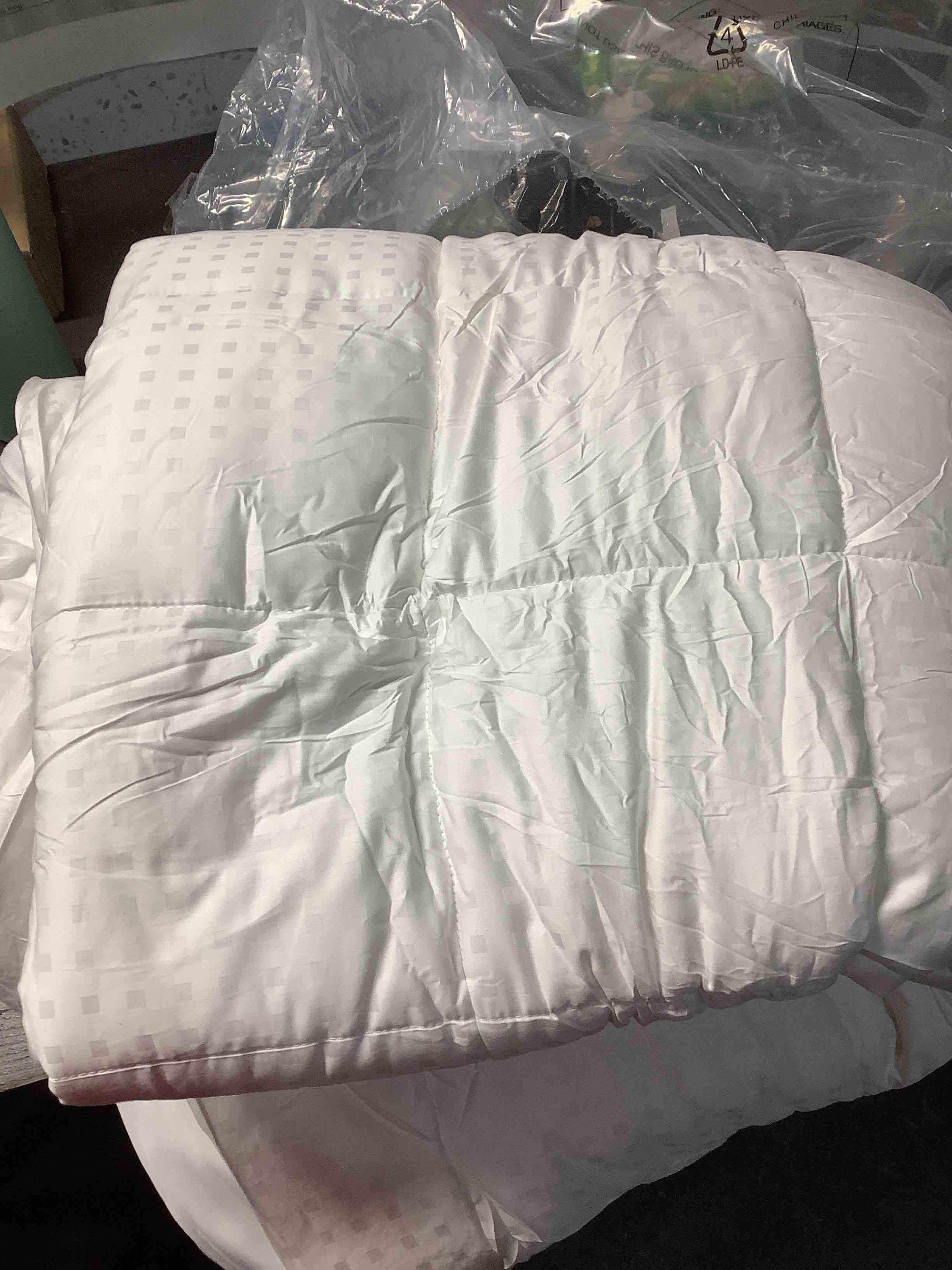 Condition photo showing As Is for MATBEBY Full Size Mattress Pad - Cooling Breathable Mattress Topper, Quilted Fitted Mattress Protector, Pillow Top Mattress Cover with 8-21" Deep Pocket, Soft, Machine Washable, White, 54x75 Inches White - Checkered Full