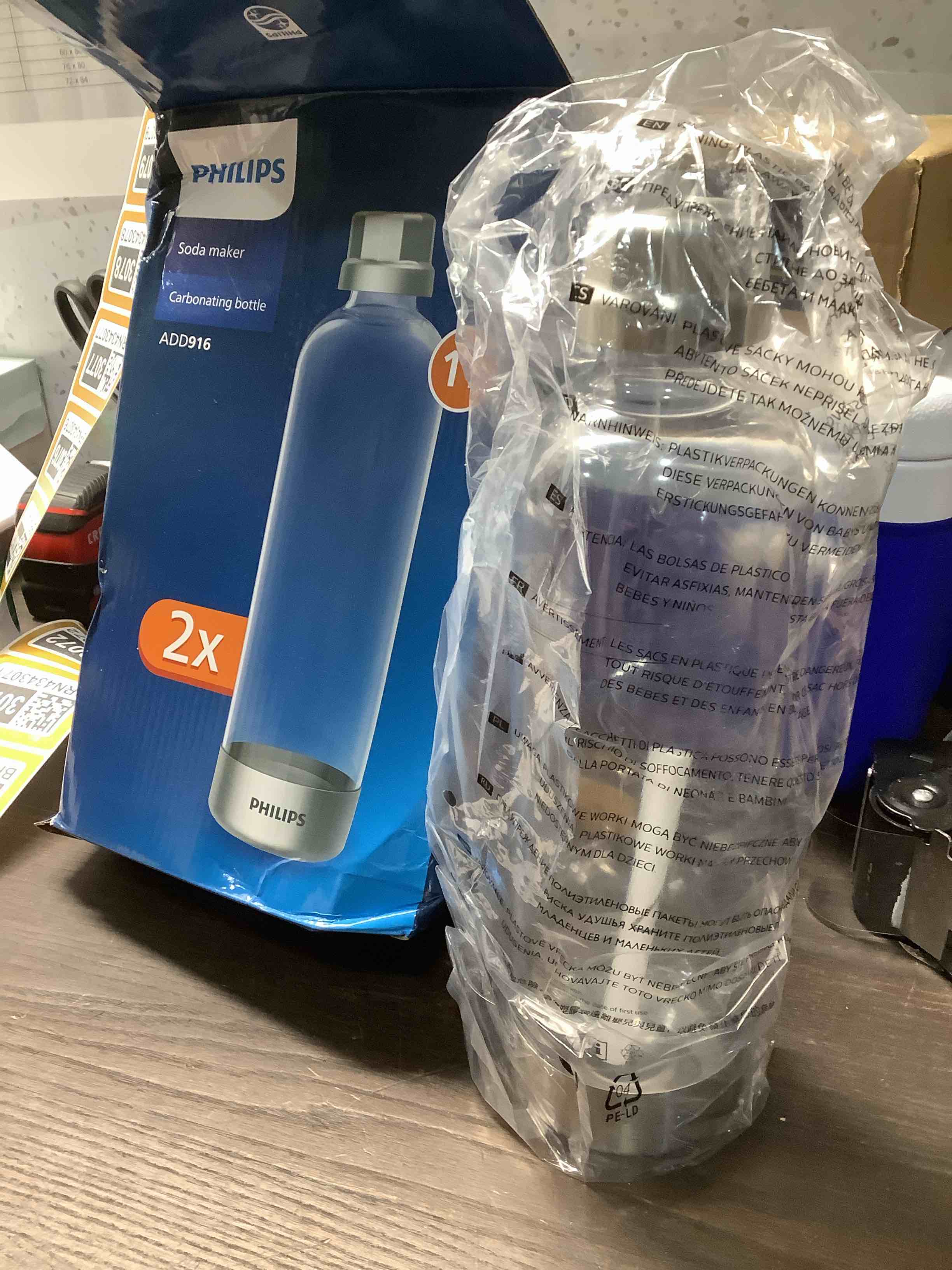 Condition photo showing Good Condition for Philips Carbonating Bottles ADD910WHOQ/37, 1L Twin Pack Reusable PET Water Bottles Compatible Sparkling Water Maker, 2 Pack for ADD4902BKOQ/37, ADD4902WHOQ/37 and ADD4901GROQ/37, ADD4901BKOQ/37