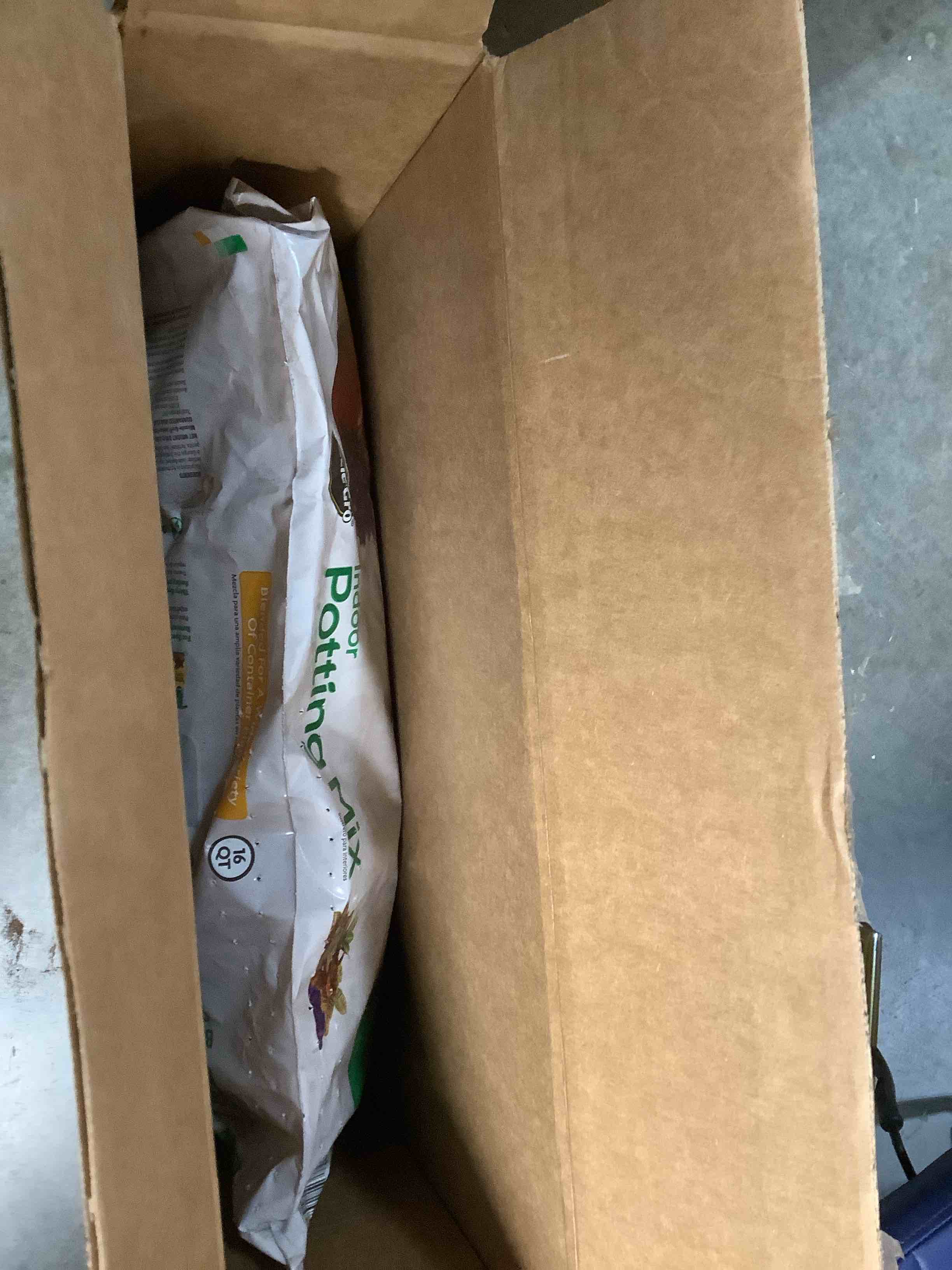 Condition photo showing Good Condition for SIMILAR Miracle-Gro Indoor Potting Mix, Blended for a Variety of Houseplants, Feeds for up to 6 Months, 16 qt., 2-Pack