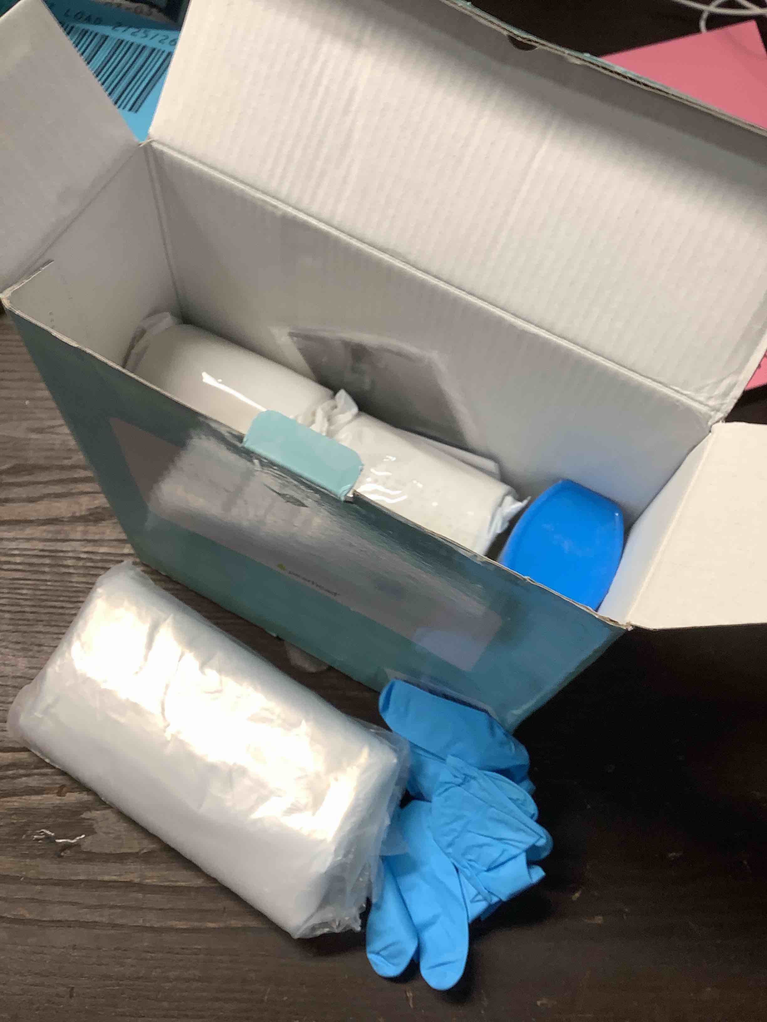 Condition photo showing Good Condition for Pearhead Belly Casting Kit, Pregnancy Keepsake Making Kit, Easy DIY Plaster Cast Baby Bump Keepsake, Baby Gift For Expecting Moms and Ideal Nursery Decor, White